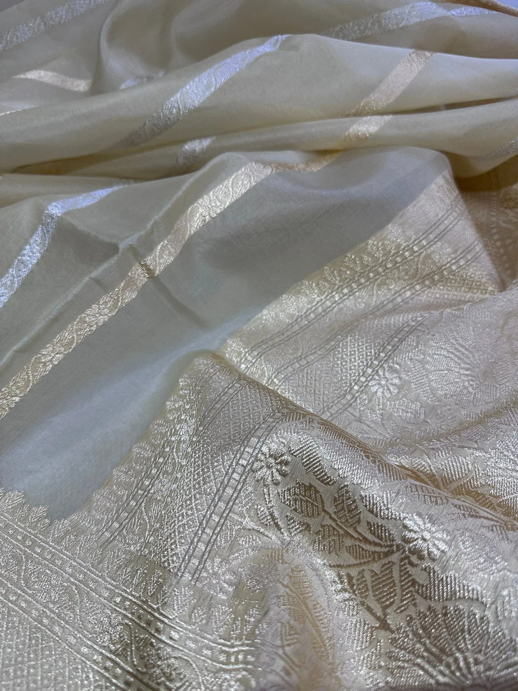 Pure Kora Silk Kadhwa Banarasi Saree - Handwoven with Sona Rupa Zari - Off White