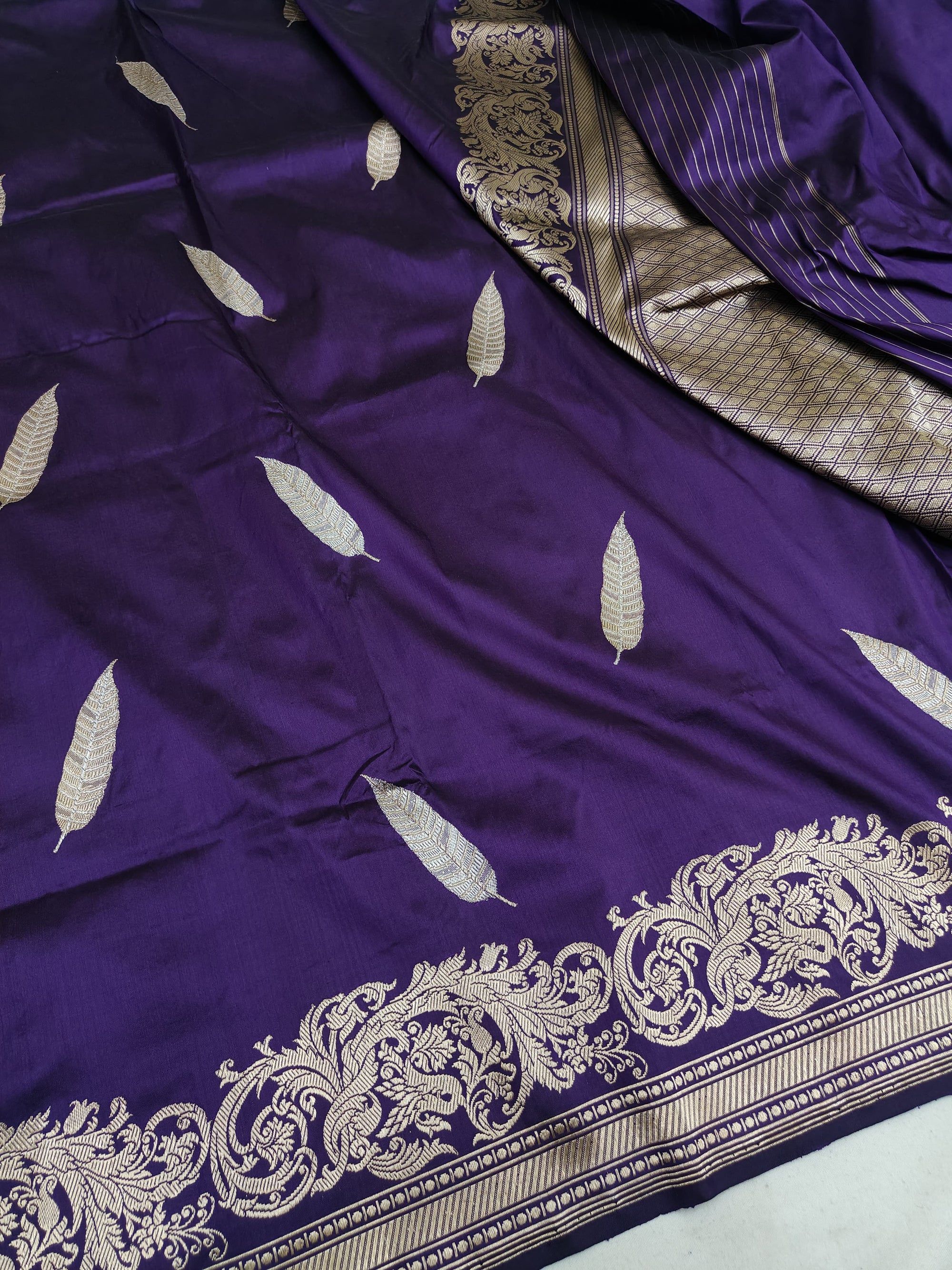 Pure Katan Silk Kadhwa Buta Banarasi Saree | Gold Zari | Purple
