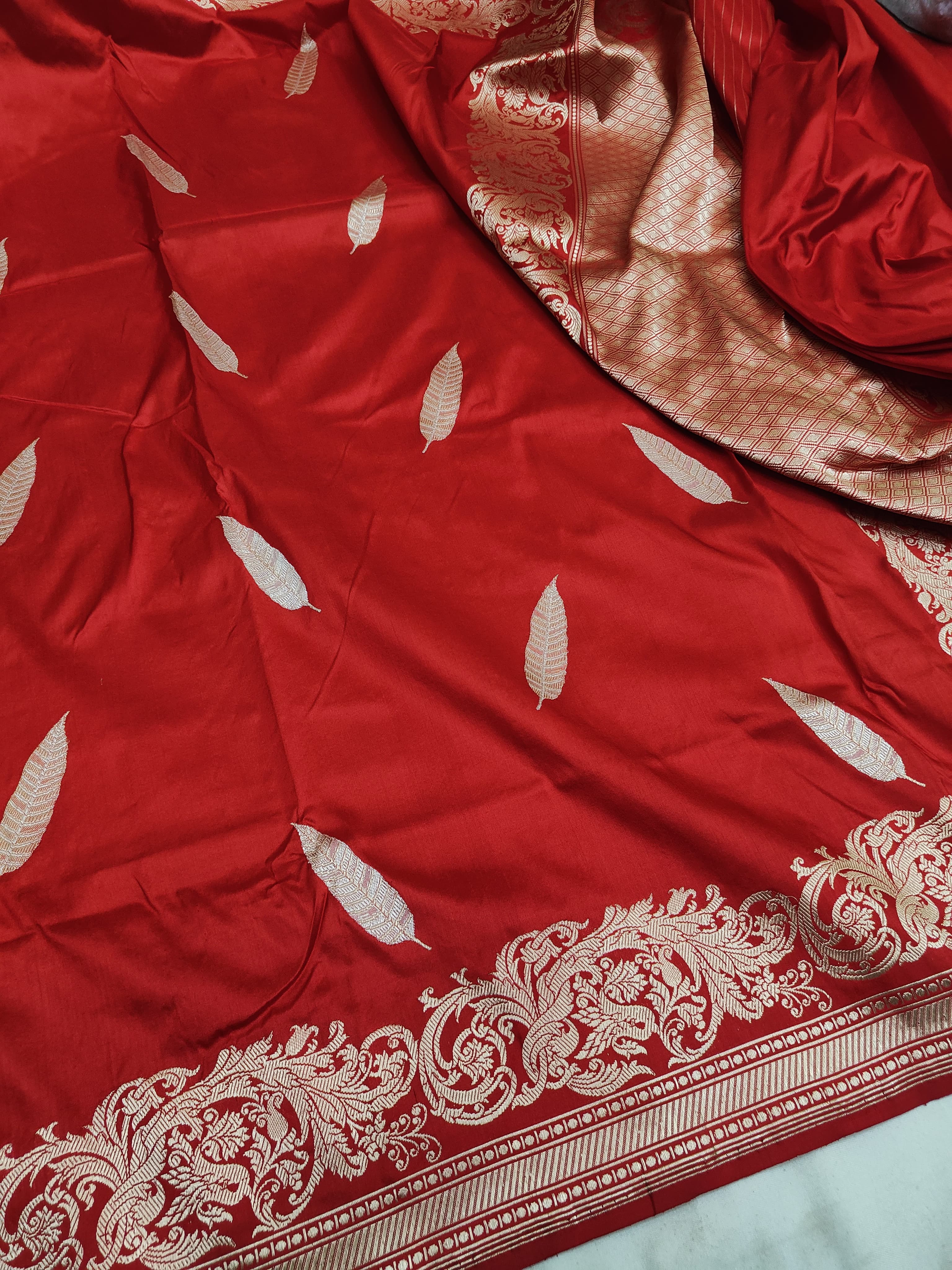 Pure Katan Silk Kadhwa Buta Handloom Banarasi Saree | Red