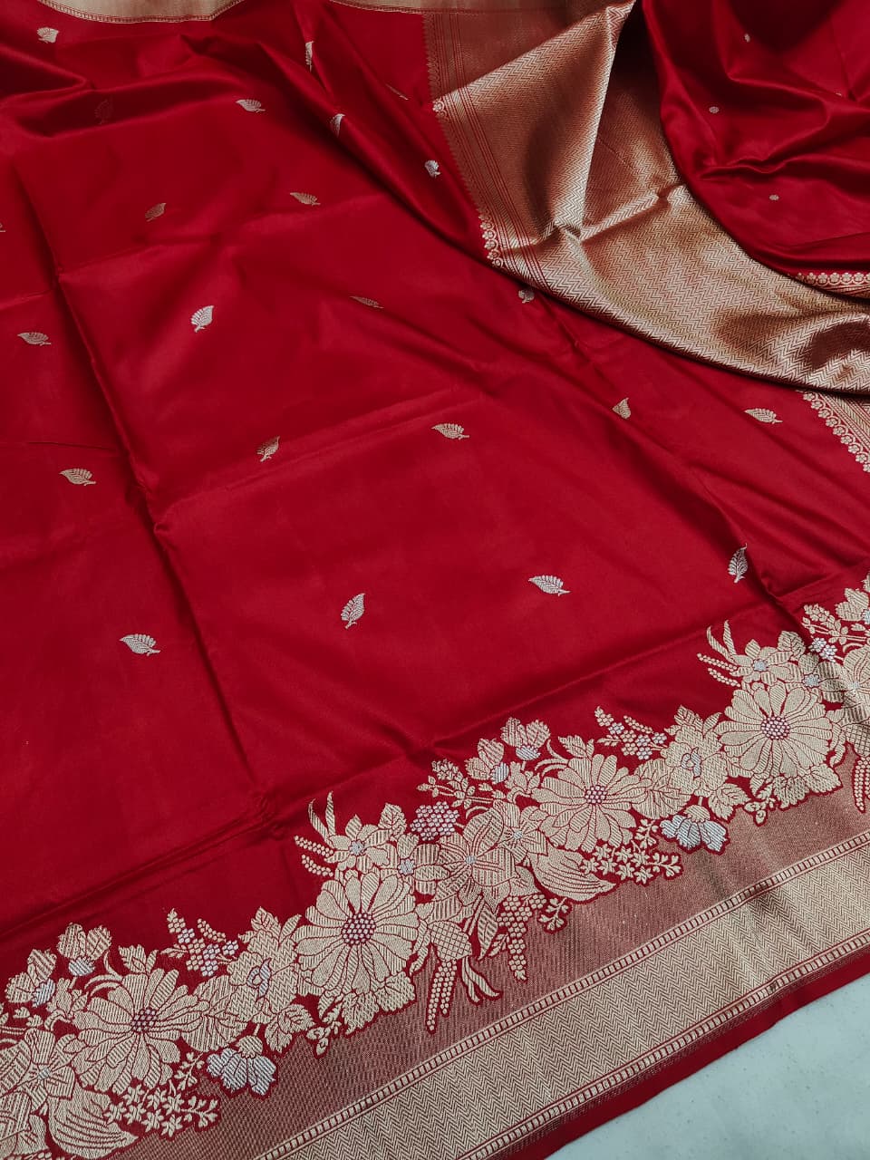 Pure Katan Silk Kadhwa Buta Banarasi Saree | Gold Zari | Red