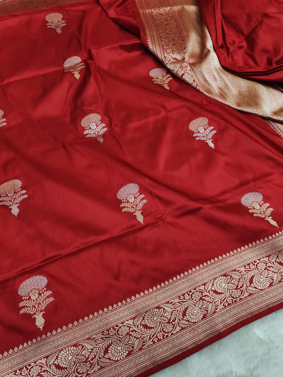 Pure Katan Silk Kadhwa Buta Banarasi Saree – Red | Sona Rupa Zari