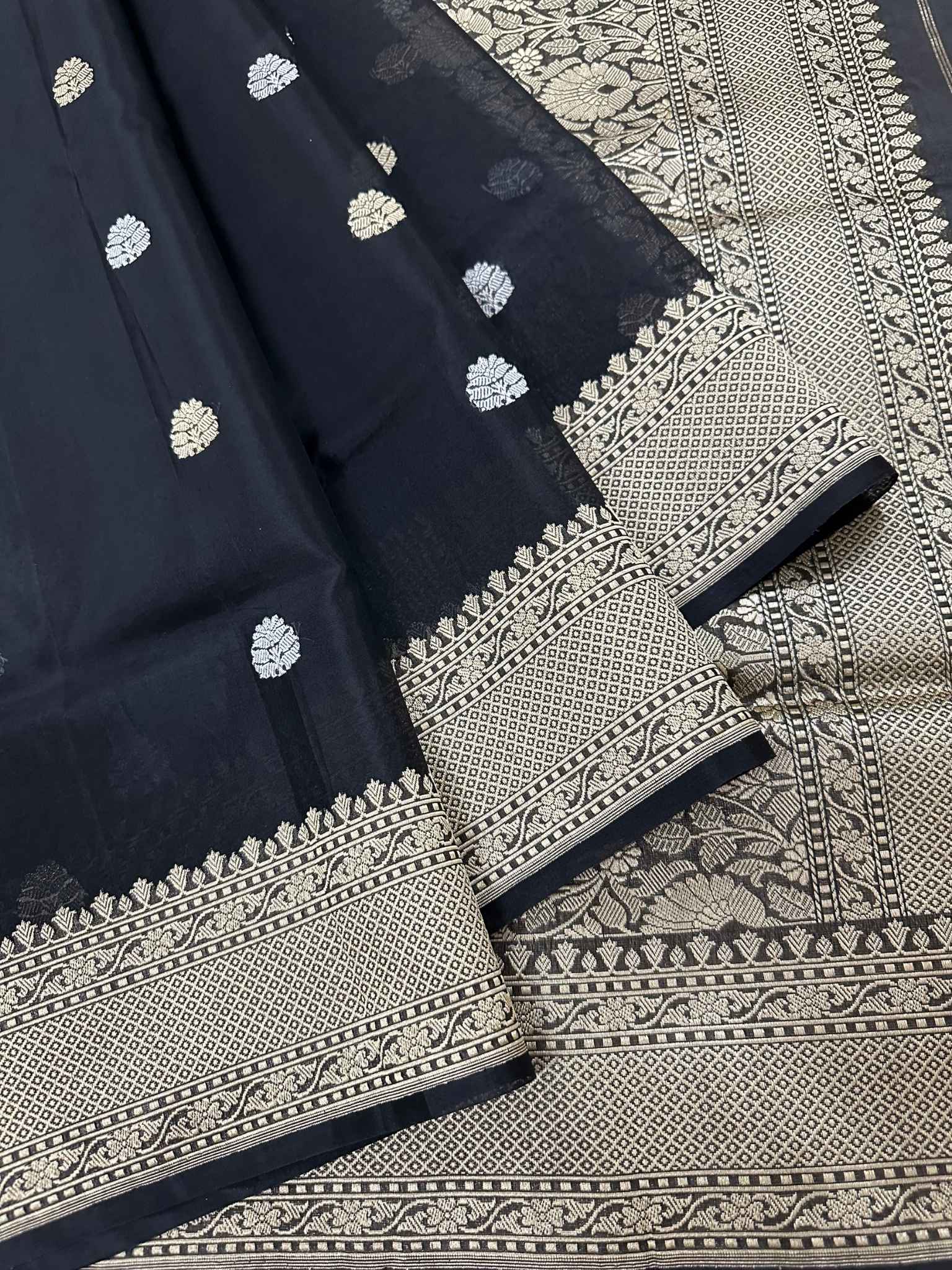 Pure Kora Silk Banarasi Saree – Gold Zari Handloom | Premium Festive & Wedding Saree
