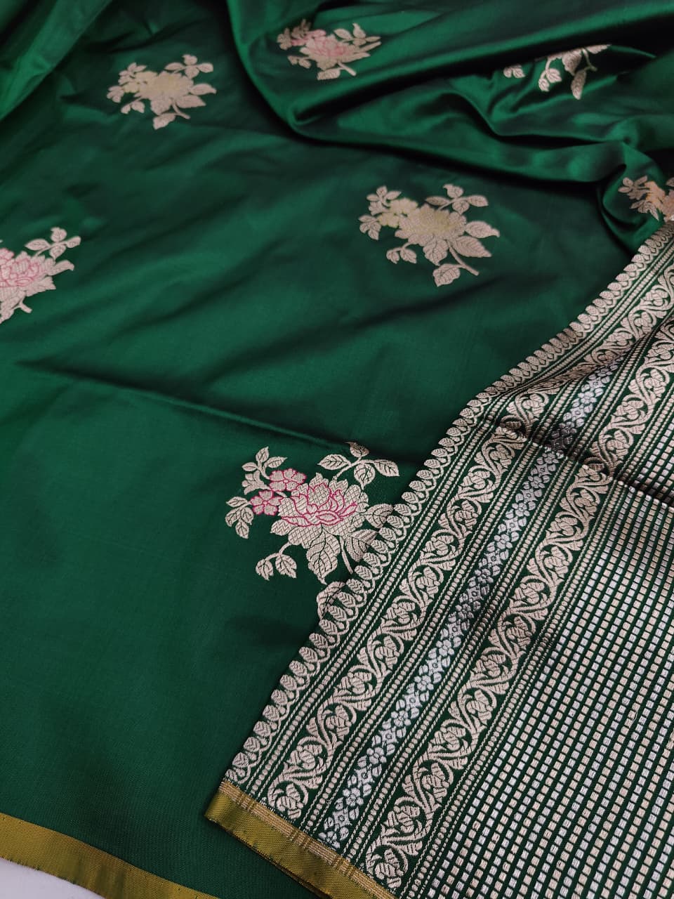 Pure Katan Silk Kadhwa Buta Banarasi Saree – Green | Sona Rupa Zari & Tilfi Minakari