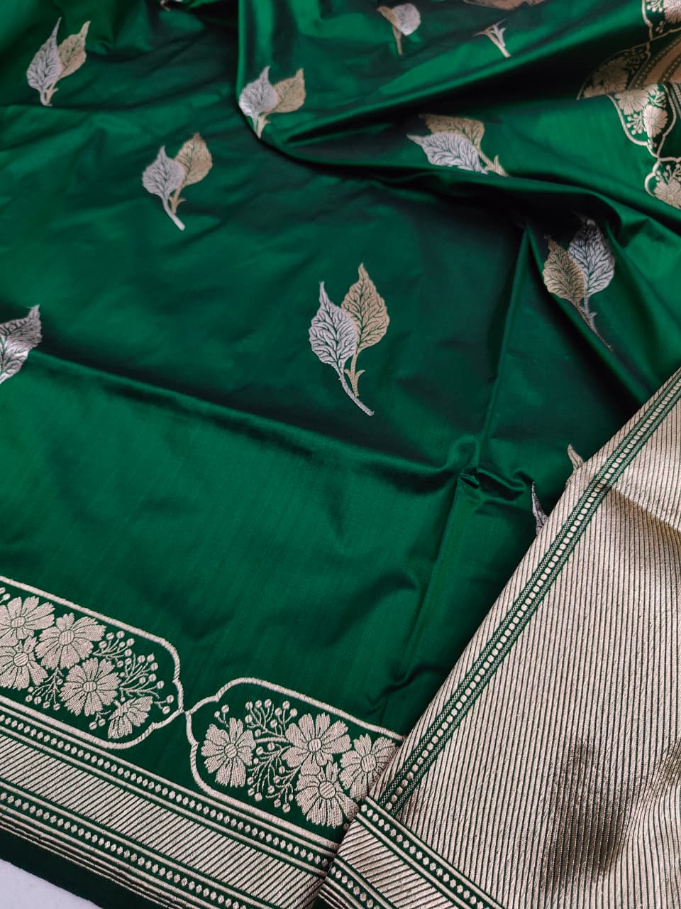Pure Katan Silk Kadhwa Buta Banarasi Saree | Sona Rupa Zari | Green