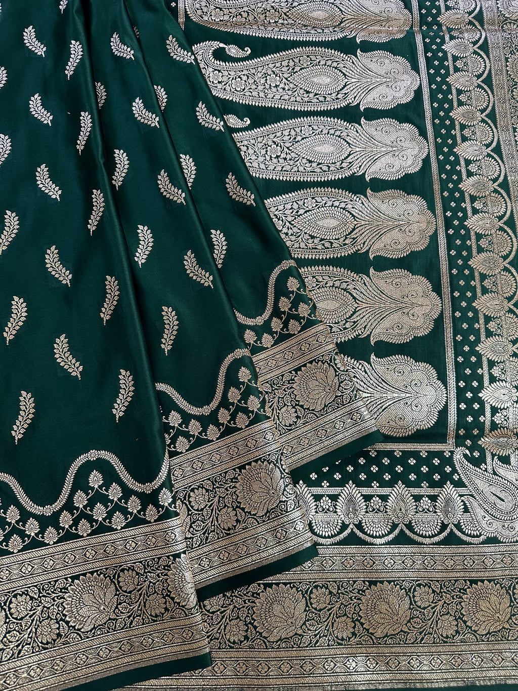 Luxurious Satin Katan Banarasi Saree - A Blend of Tradition and Elegance - Katan Banaras