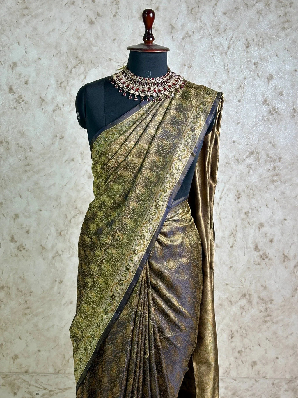 Black Gold Pure Banarasi Handloom Jamawar Tanchui Kadhwa Interlocked Weaved Saree - Katan Banaras