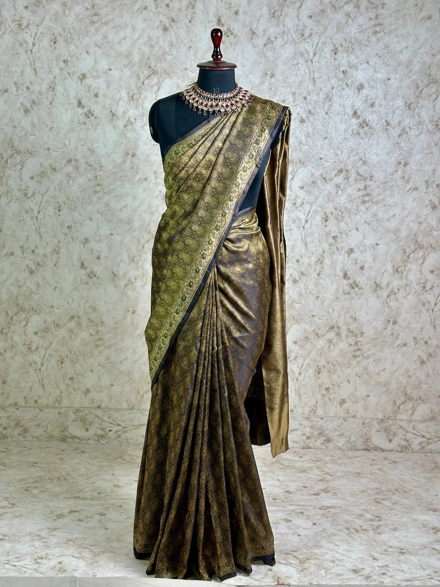 Black Gold Pure Banarasi Handloom Jamawar Tanchui Kadhwa Interlocked Weaved Saree - Katan Banaras