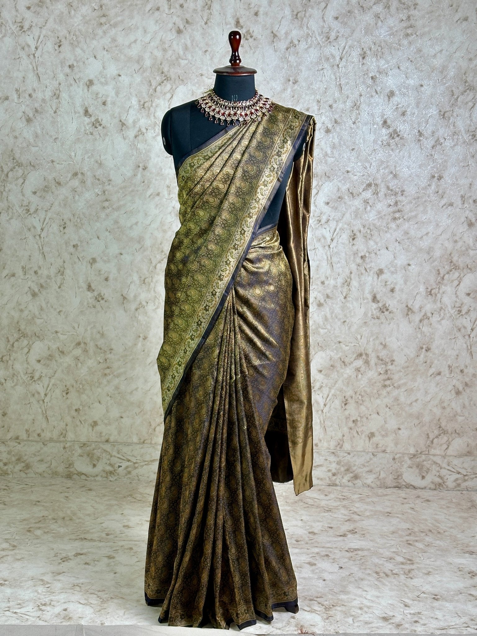 Black Gold Pure Banarasi Handloom Jamawar Tanchui Kadhwa Interlocked Weaved Saree - Katan Banaras