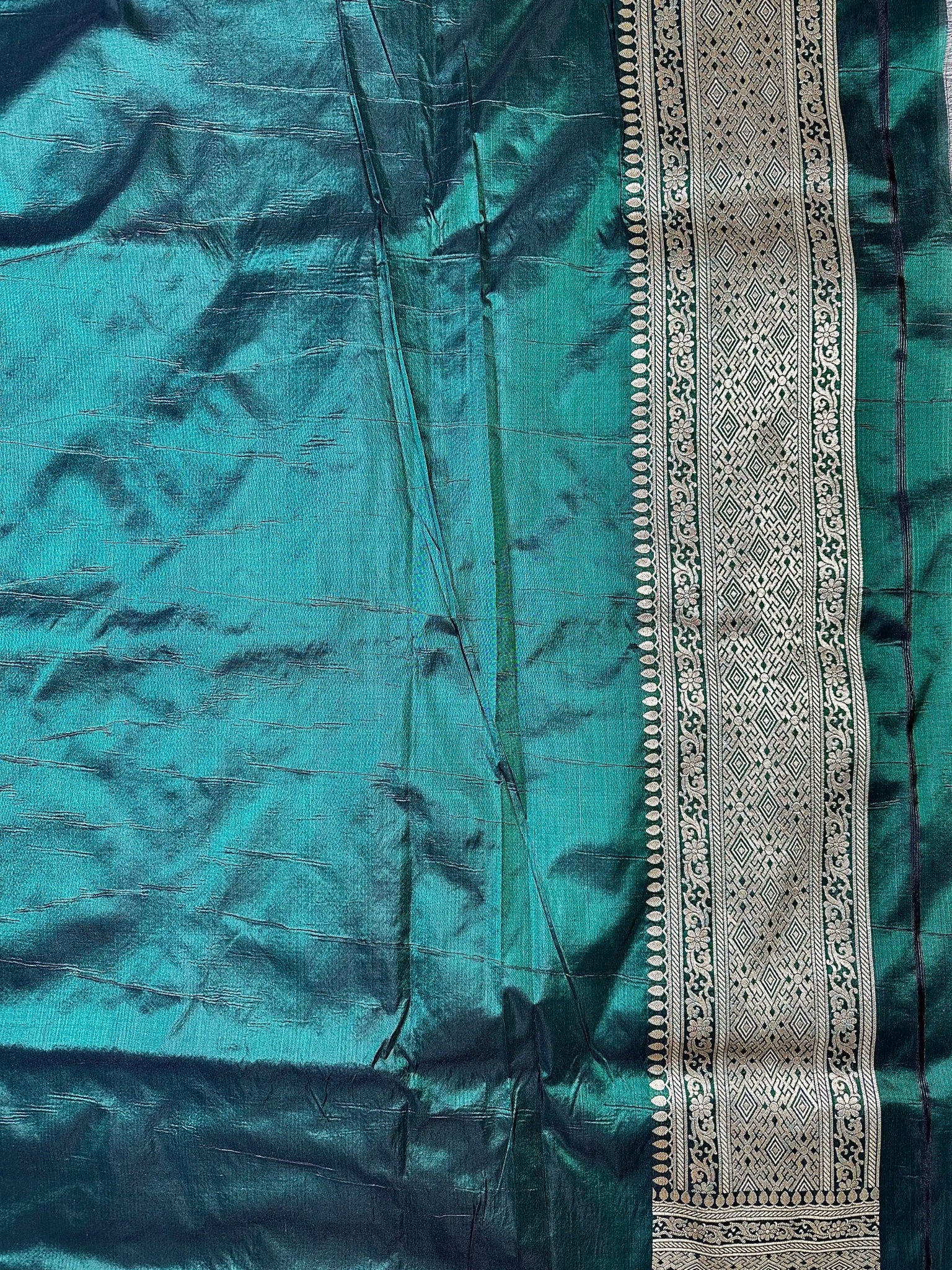 Bottle Green Pure Katan Silk Banarasi Saree with Silver Zari Buti & Traditional Geometric Border - Katan Banaras