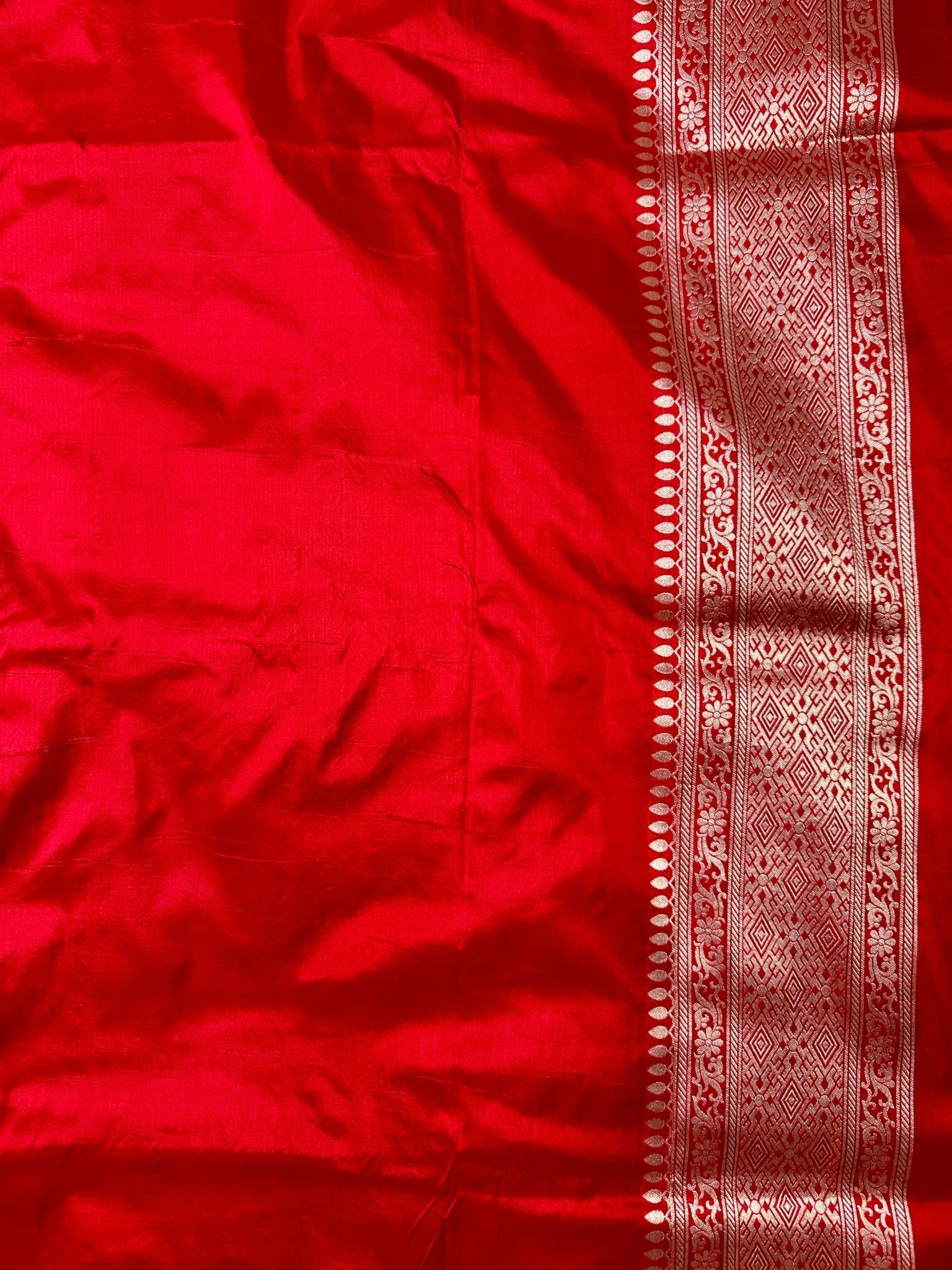 Bridal Red Pure Katan Silk Banarasi Saree with Gold Buti and Traditional Zari Border - Katan Banaras