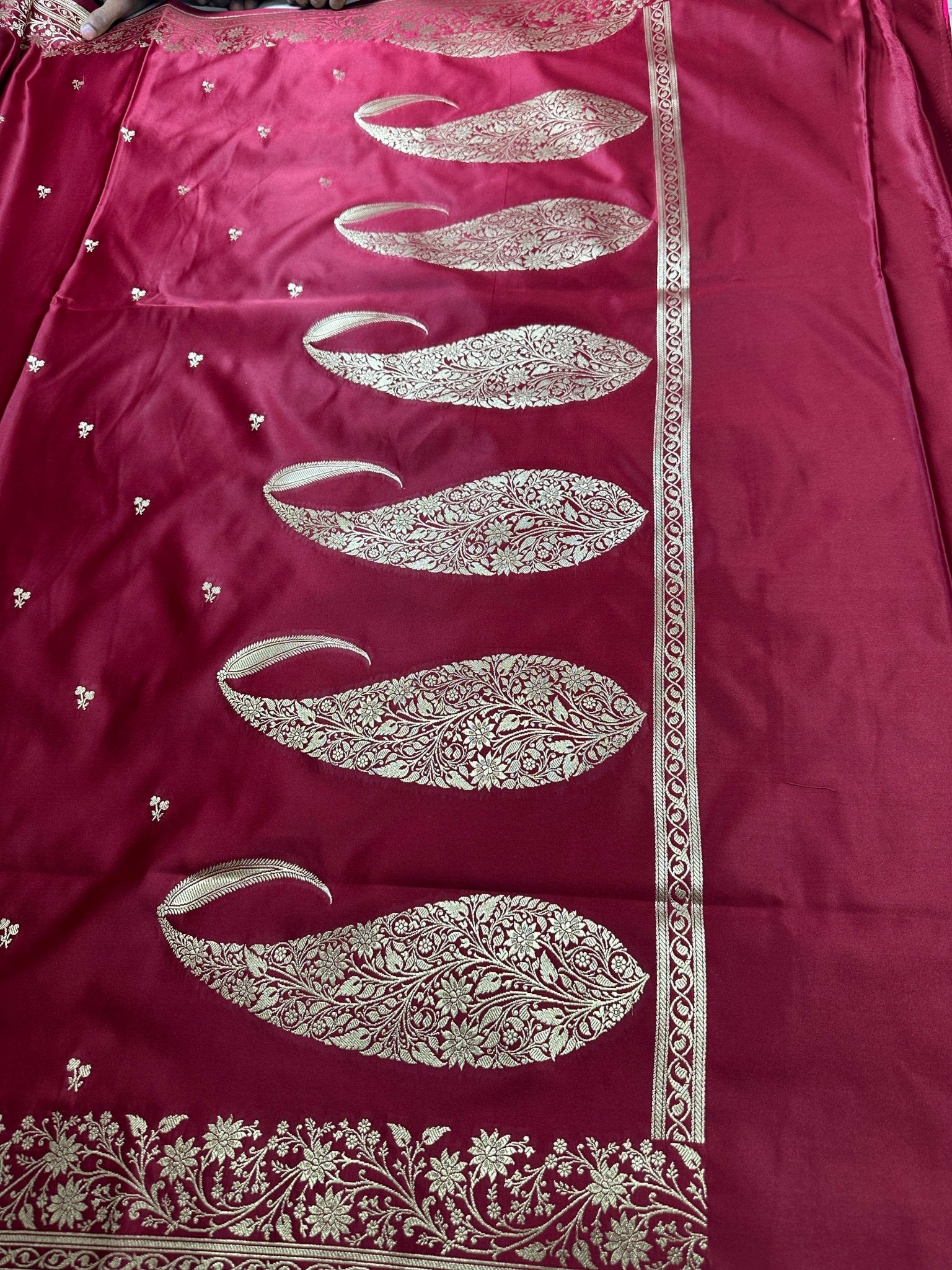 Deep Maroon Mashru Silk Zari Open Border Carry Aanchal Booti Saree - Katan Banaras