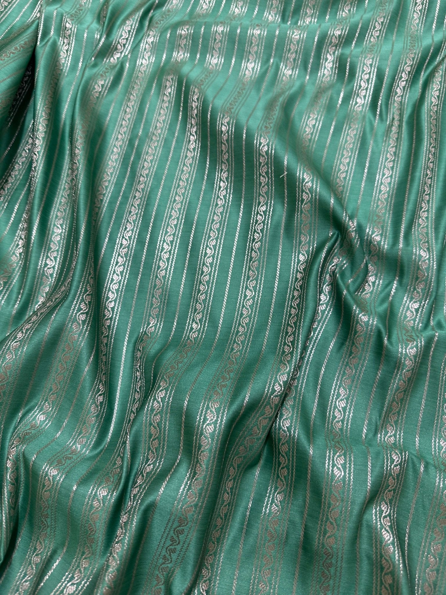 Emerald Green Mashru Silk Vertical Stripe Design Zari Border Brocade Aanchal Saree - Katan Banaras