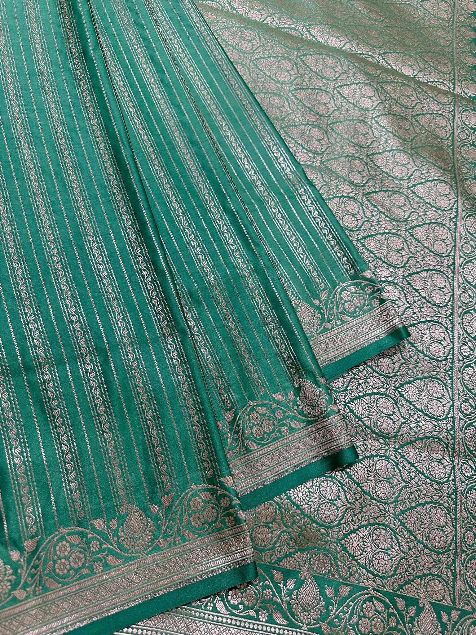 Emerald Green Mashru Silk Vertical Stripe Design Zari Border Brocade Aanchal Saree - Katan Banaras
