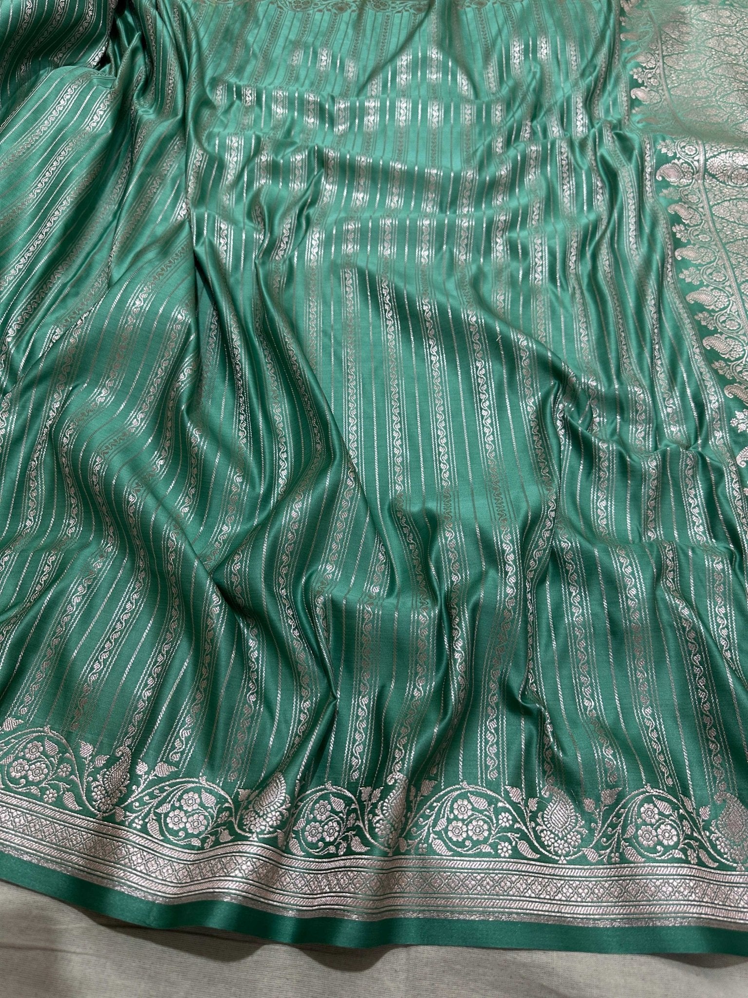 Emerald Green Mashru Silk Vertical Stripe Design Zari Border Brocade Aanchal Saree - Katan Banaras