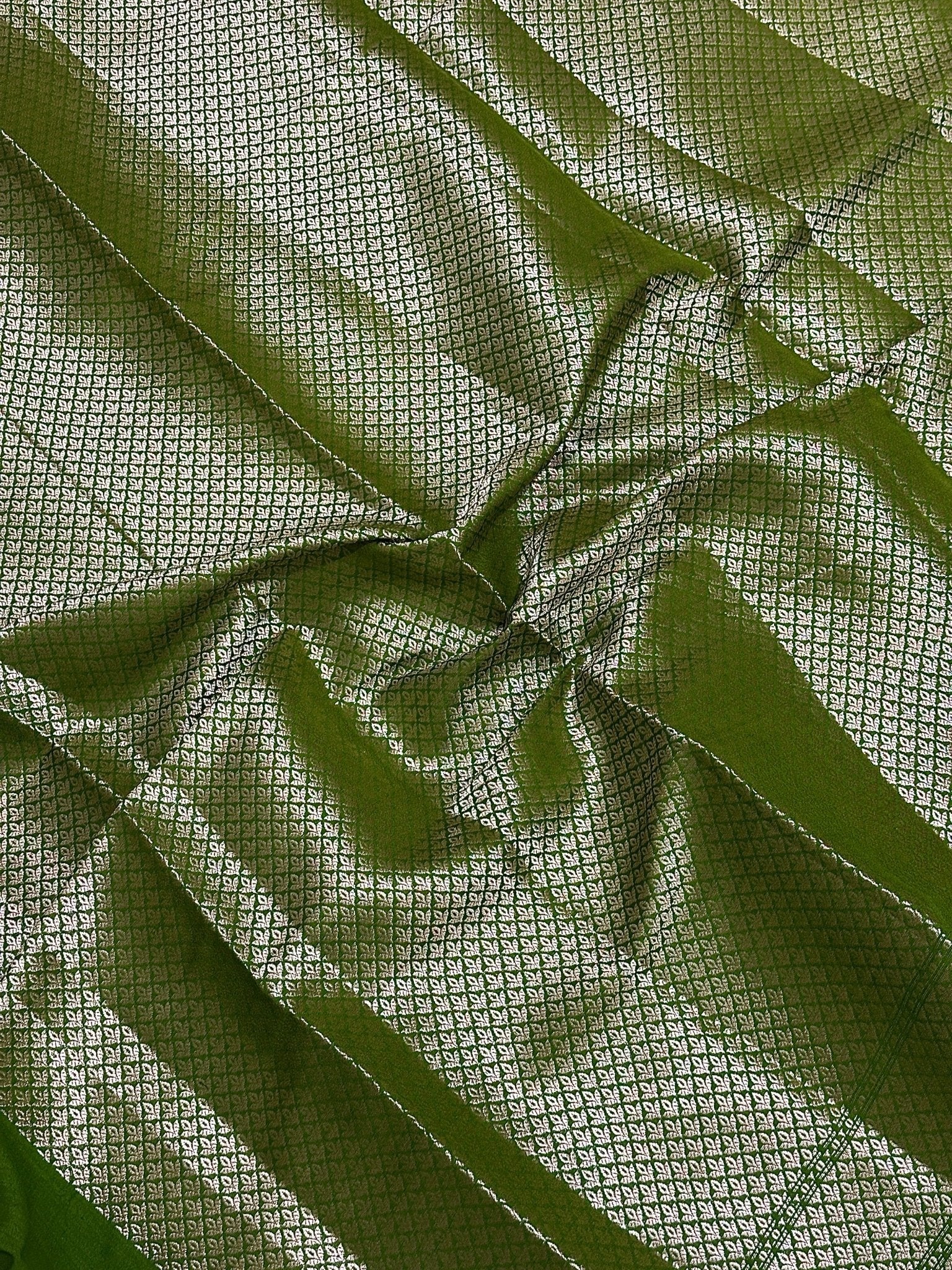 Green Pure Chiniya Katan Silk Banarasi Saree with Floral Meenakari Buti and Gold Zari Border - Katan Banaras