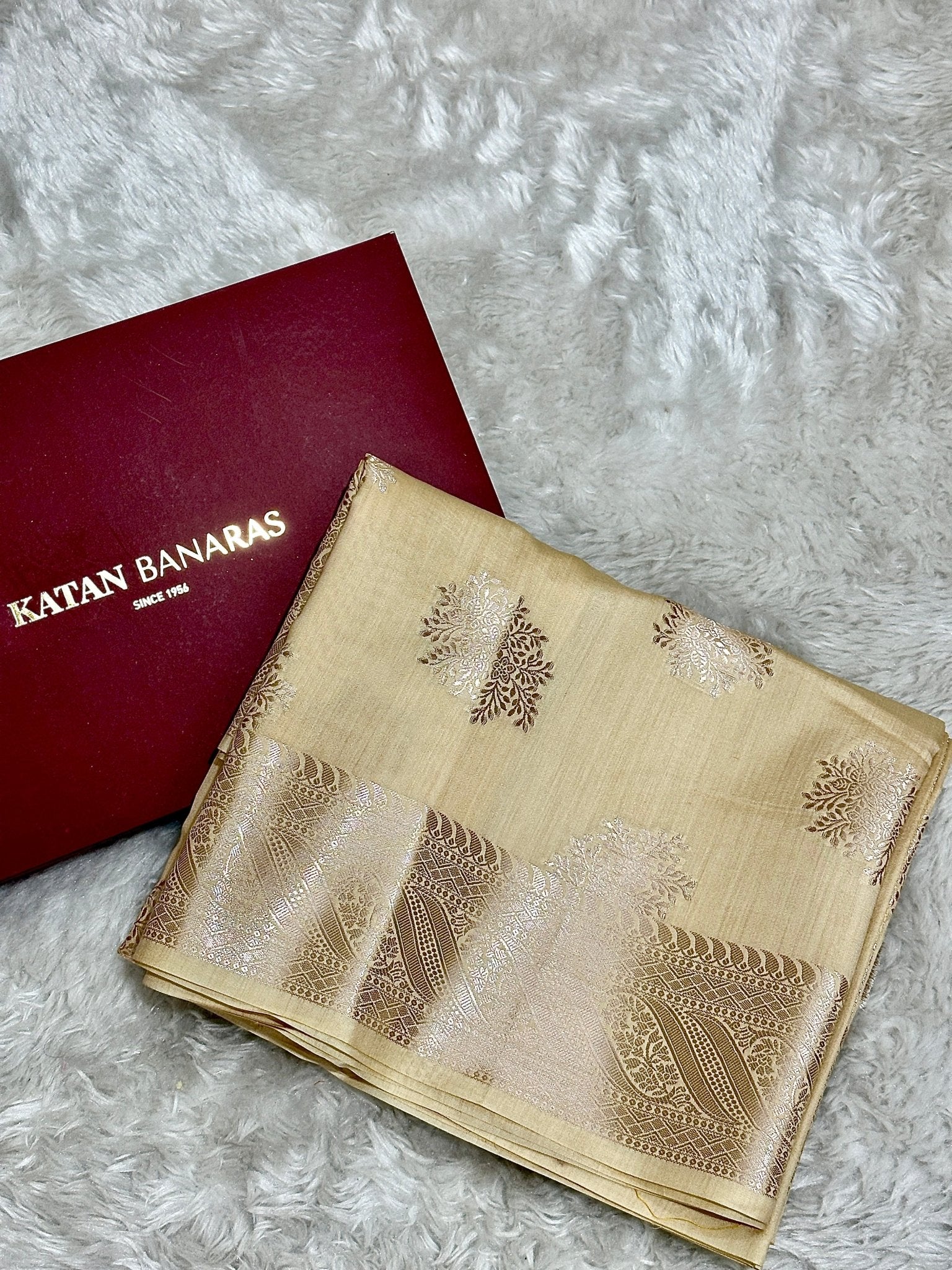 Ivory Beige Pure Chiniya Katan Silk Banarasi Saree with Silver Zari Buti and Woven Border - Katan Banaras