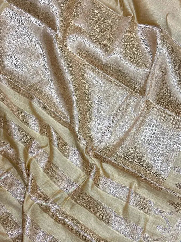 Ivory Beige Pure Chiniya Katan Silk Banarasi Saree with Stripe Zari Border - close up zari border of Pure Chiniya Katan Silk Banarasi Saree