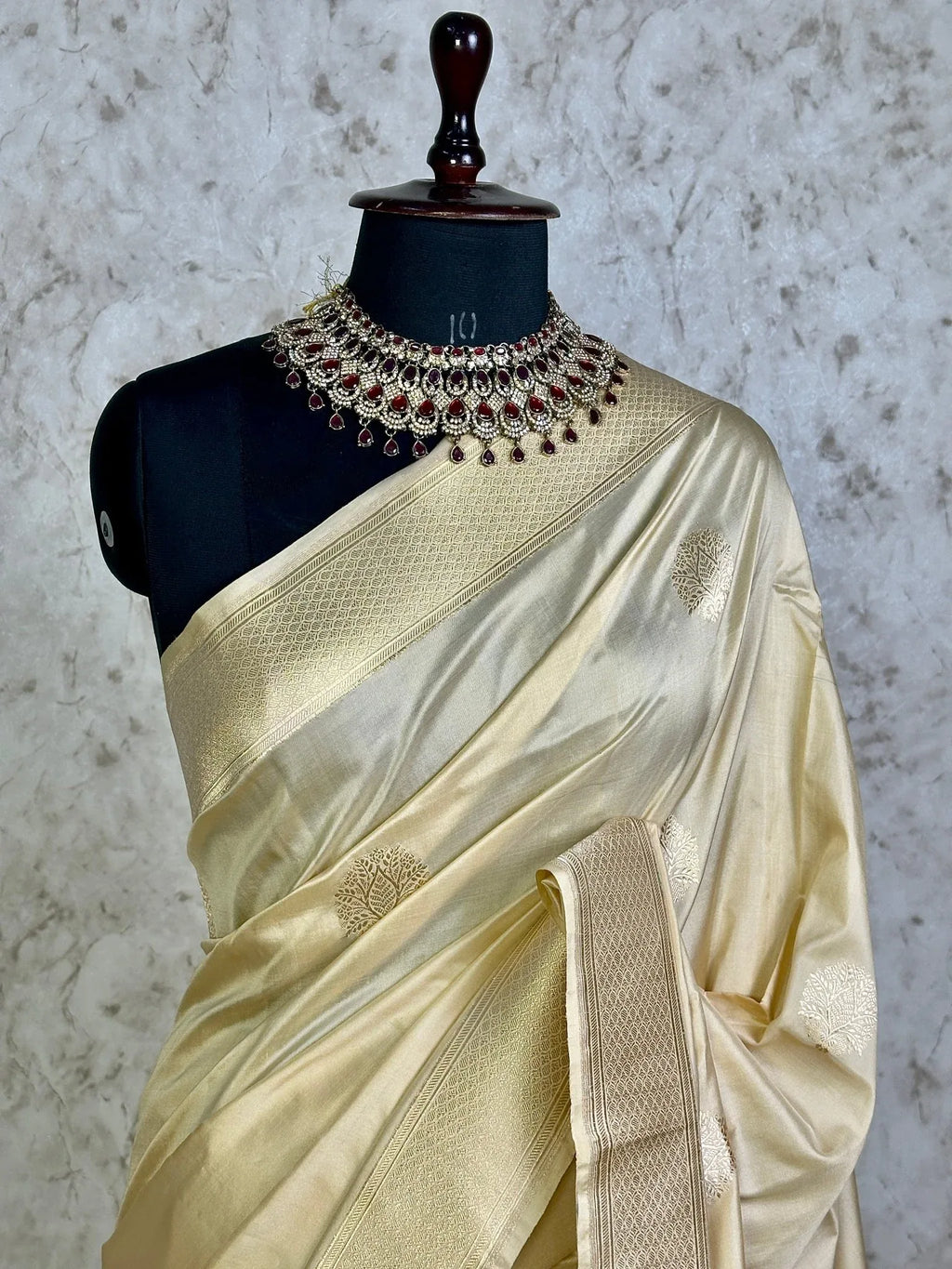 Ivory Beige Pure Katan Silk Banarasi Kadhwa Buta Handloom Ektara Weaved Saree with Pure Zari Border - Katan Banaras