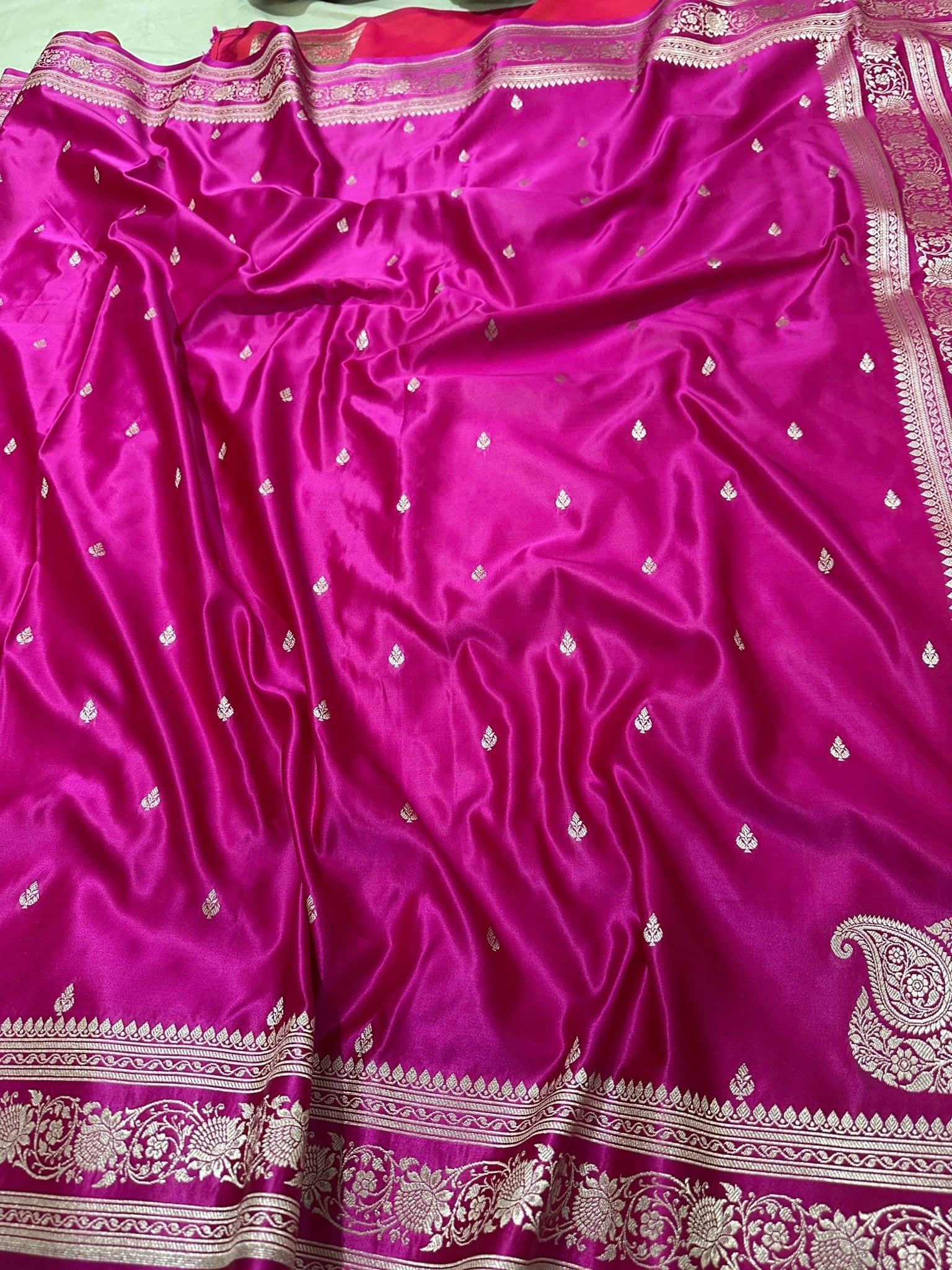 Magenta Mashru Silk Paithni Banarasi Zari Border Brocad Aanchal Booti Saree - Katan Banaras
