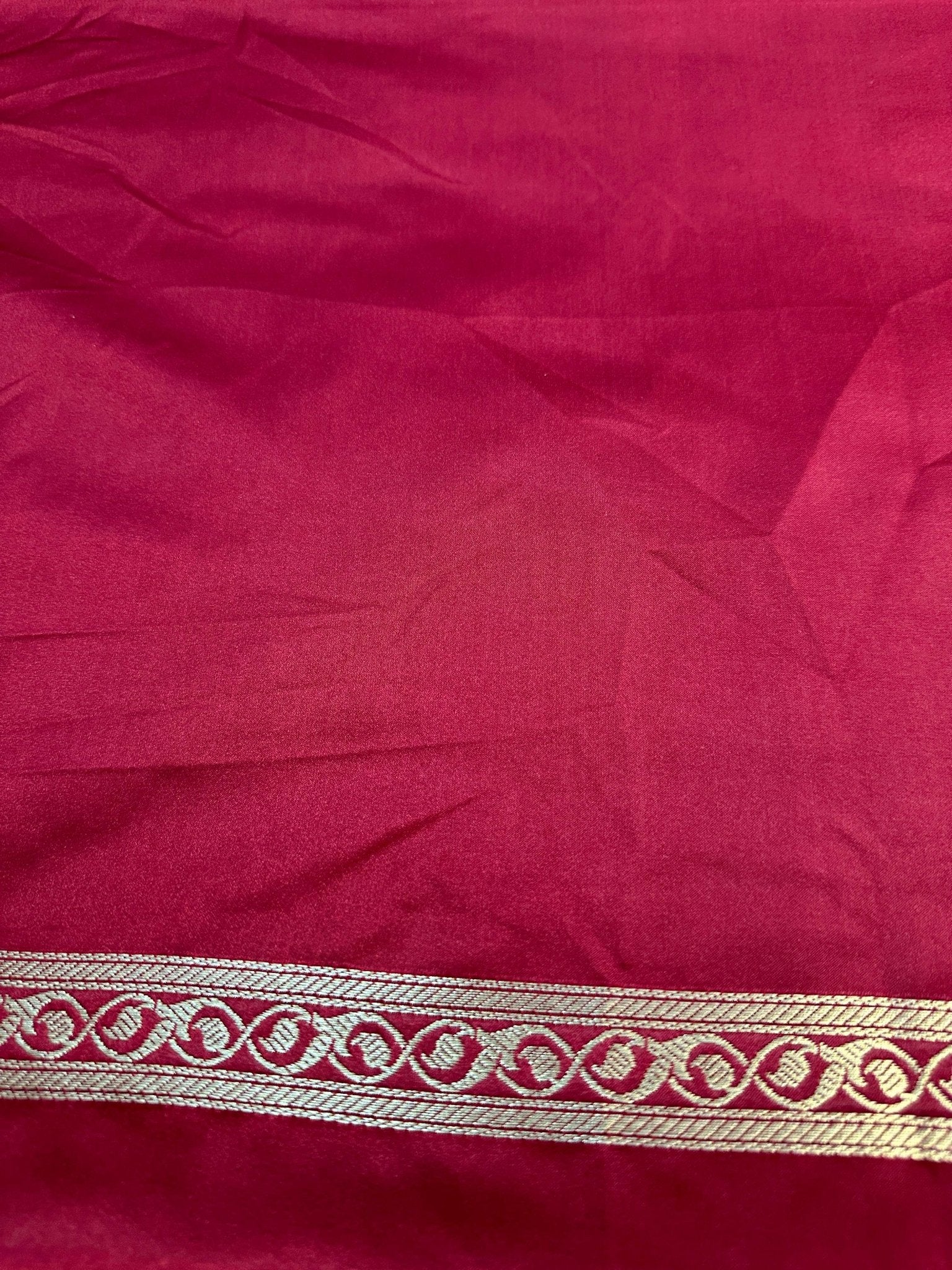 Magenta Mashru Silk Zari Open Border Carry Aanchal Booti Saree - Katan Banaras