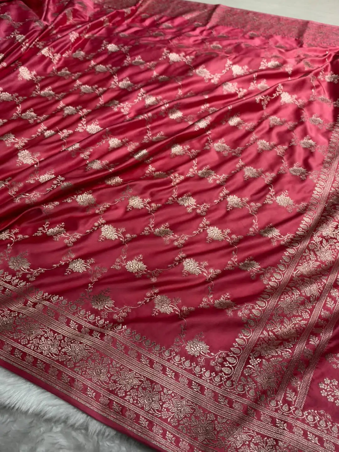 Rosewood Vines — Floral Jaal Mashru Silk Banarasi Saree in Gajari Shades