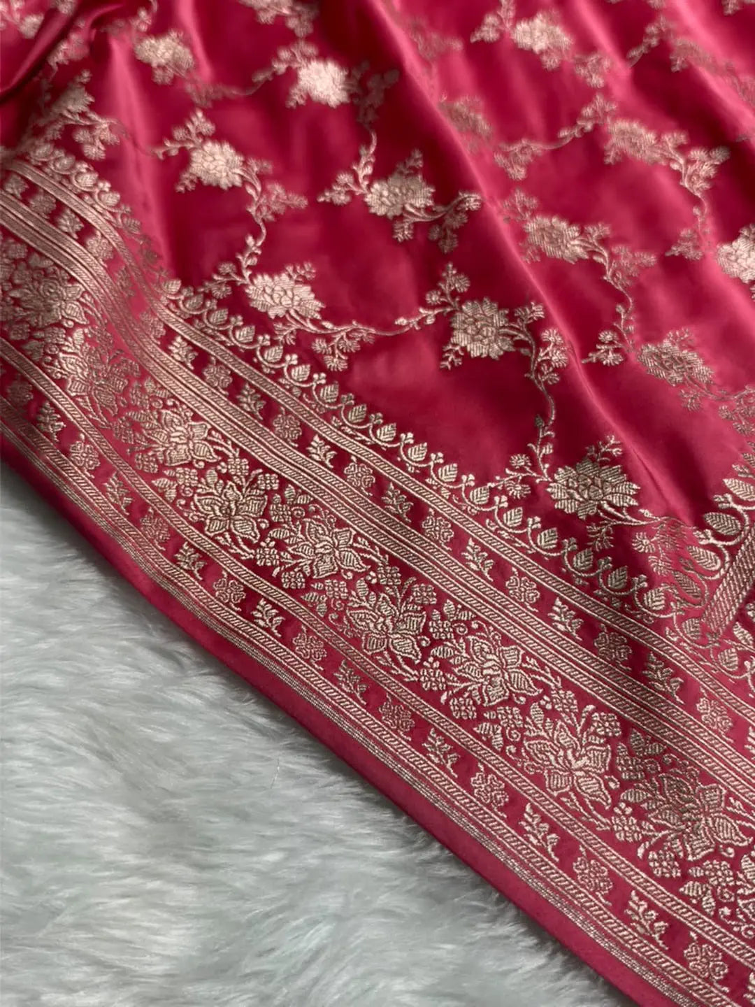 Rosewood Vines — Floral Jaal Mashru Silk Banarasi Saree in Gajari Shades