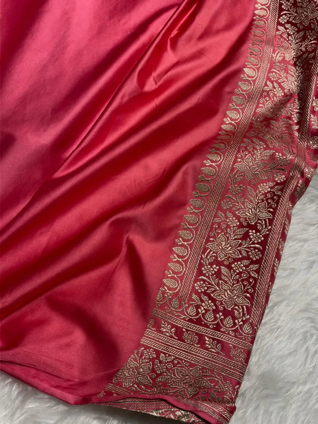Rosewood Vines — Floral Jaal Mashru Silk Banarasi Saree in Gajari Shades
