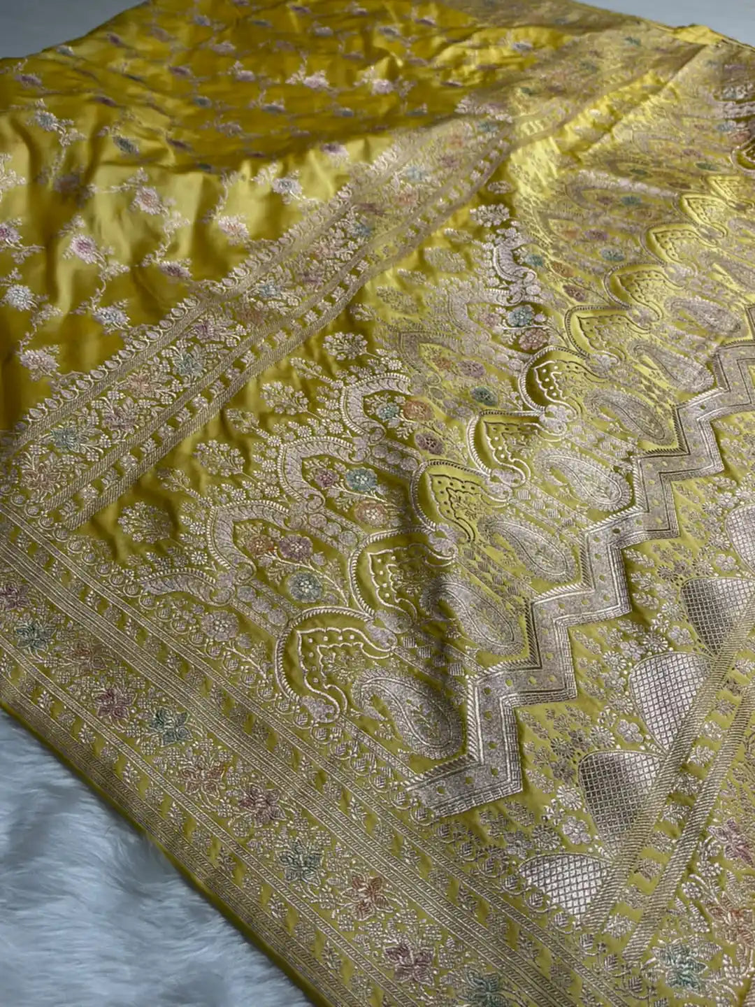 Sunlit Blossoms — Minakari Floral Jaal Mashru Silk Banarasi Saree in Yellow
