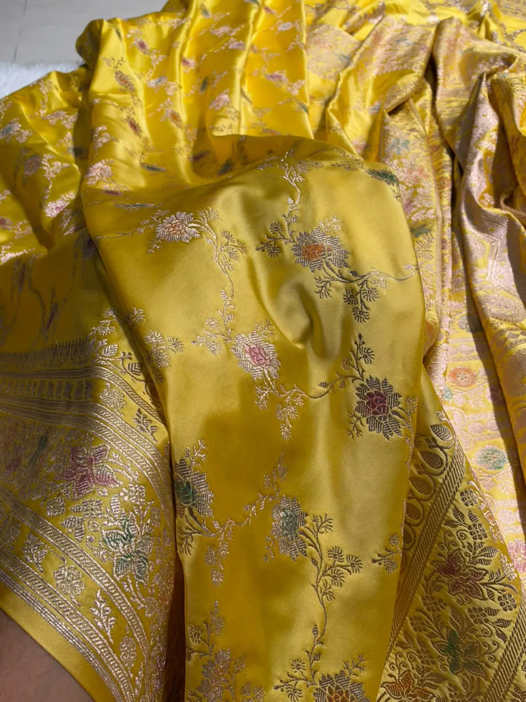 Sunlit Blossoms — Minakari Floral Jaal Mashru Silk Banarasi Saree in Yellow