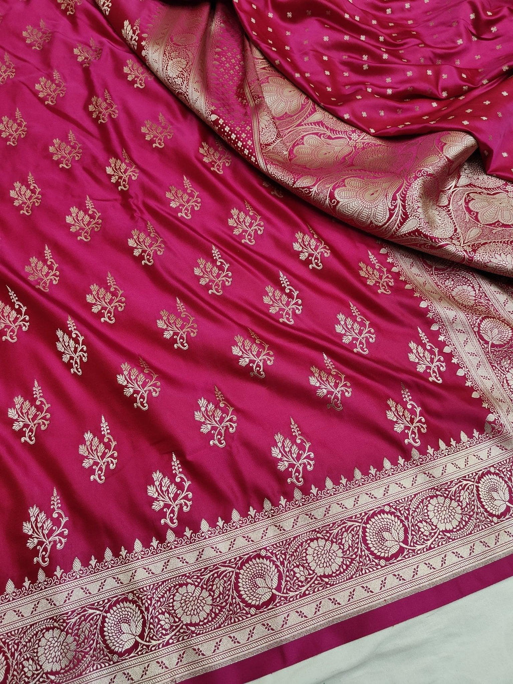 Mashroo Silk Banarasi Saree with gold zari work - Katan Banaras