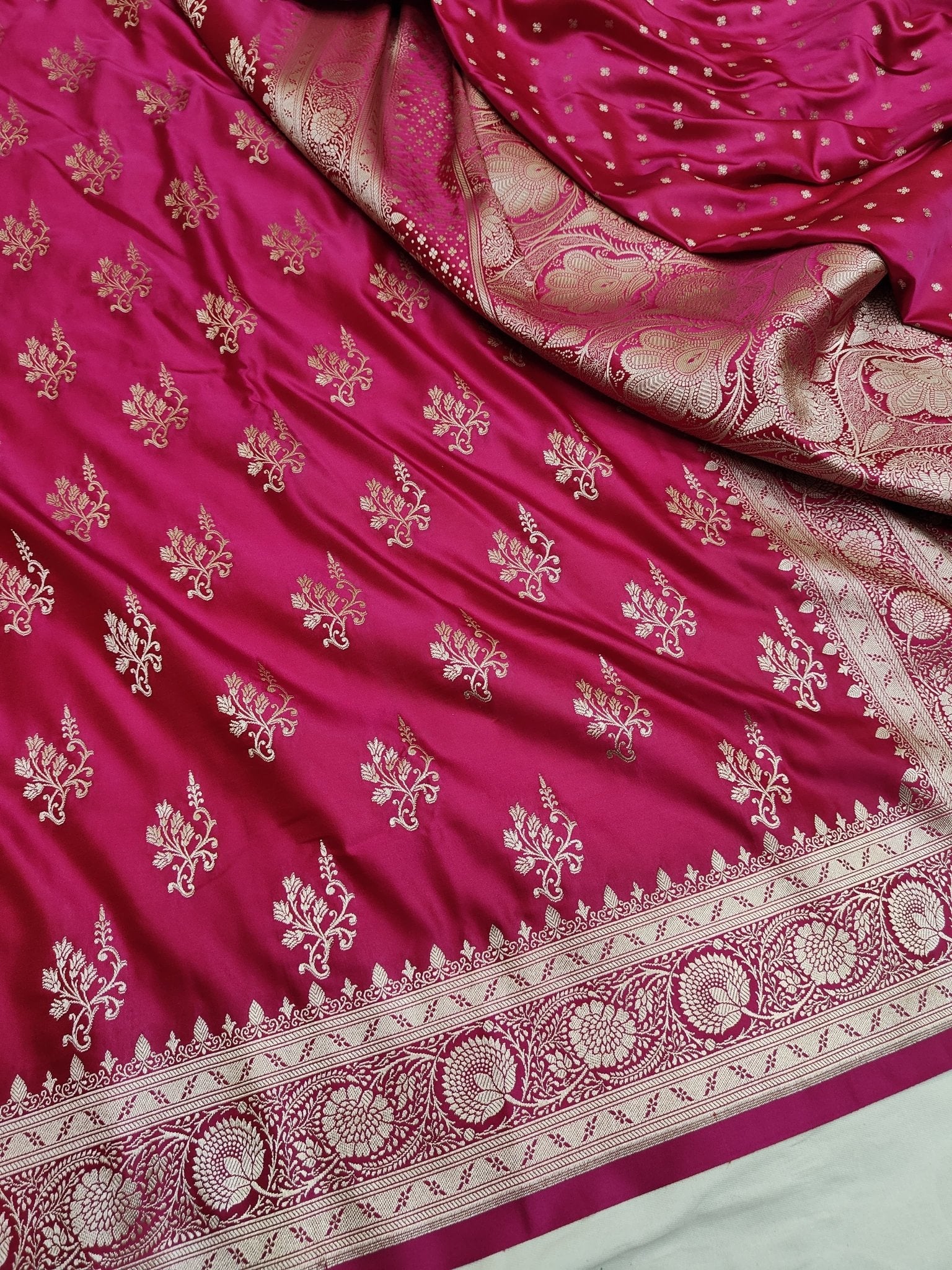 Mashroo Silk Banarasi Saree with gold zari work - Katan Banaras