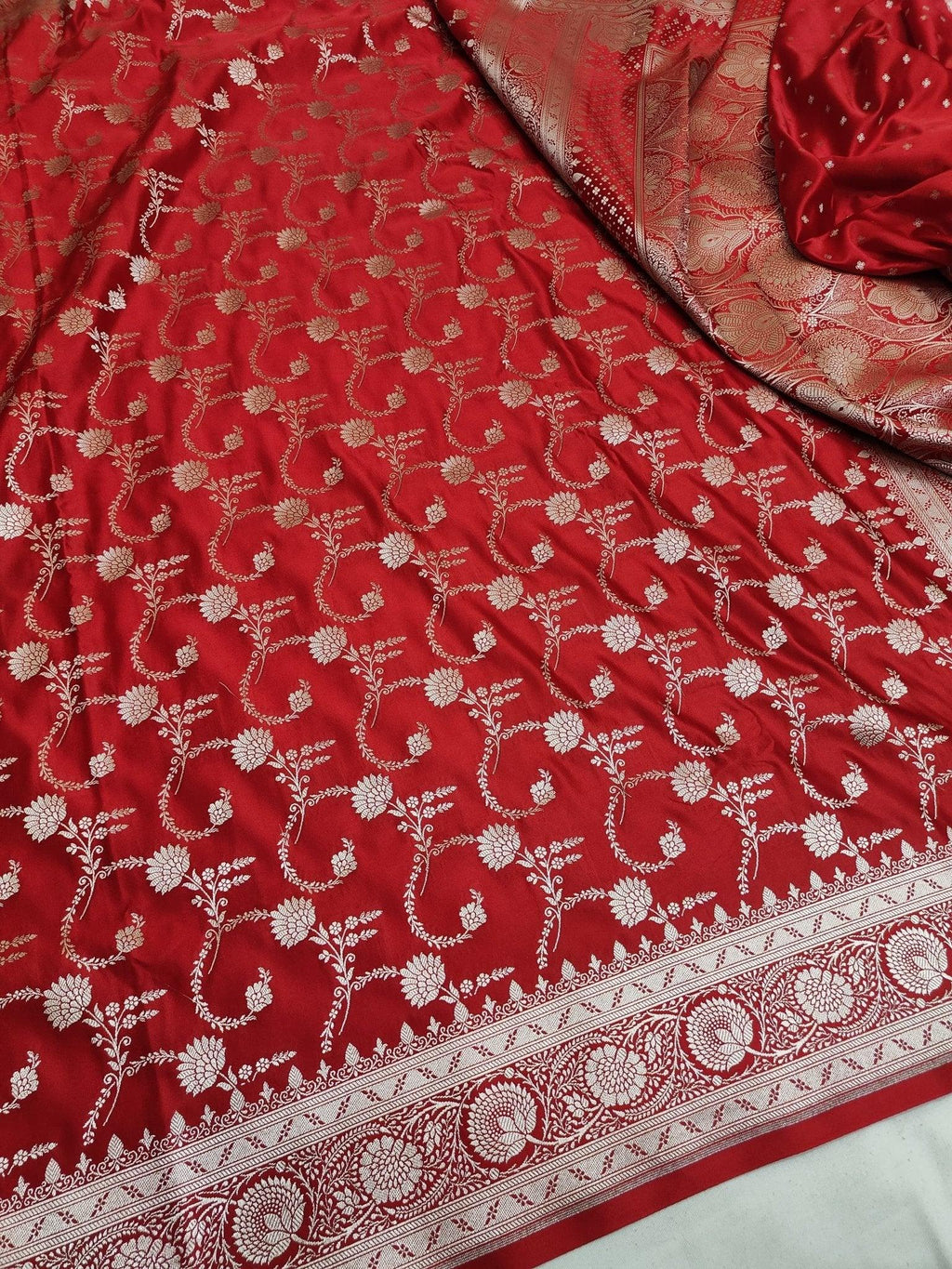 Mashroo Silk Banarasi Saree with gold zari work - Katan Banaras