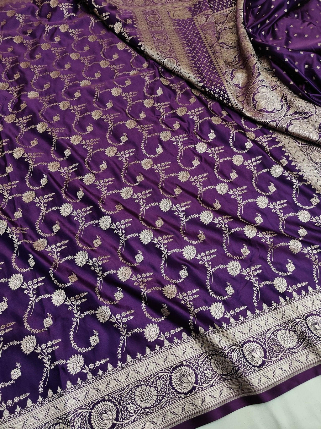 Mashroo Silk Banarasi Saree with gold zari work - Katan Banaras