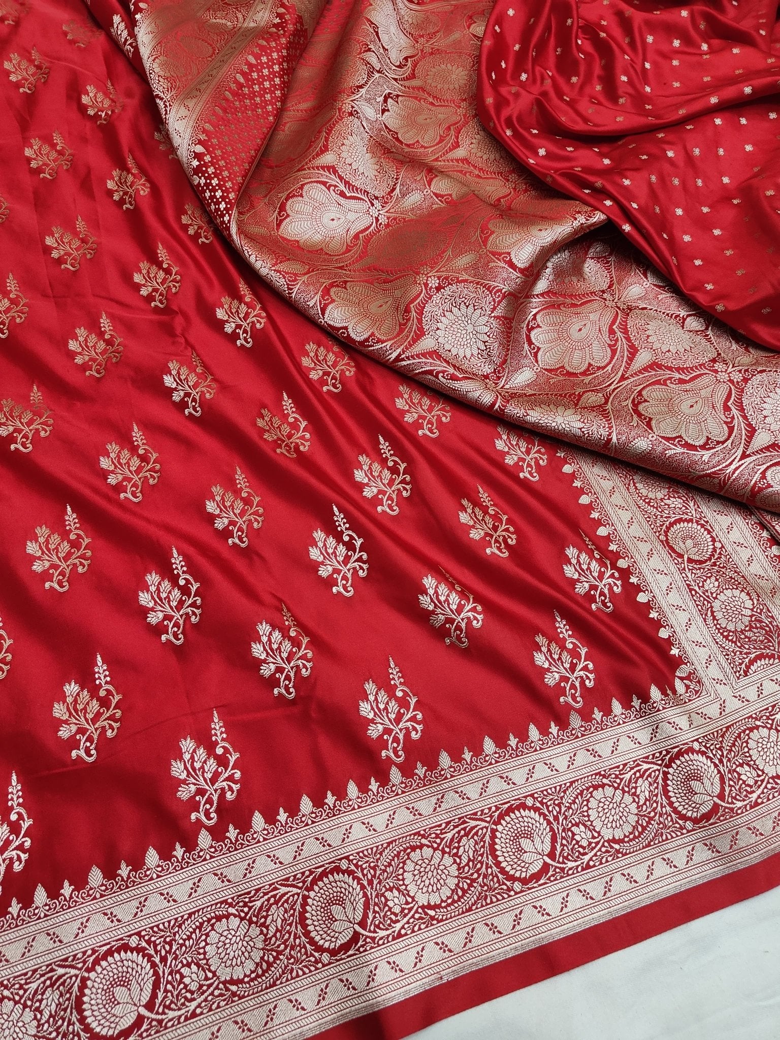 Mashroo Silk Banarasi Saree with gold zari work - Katan Banaras