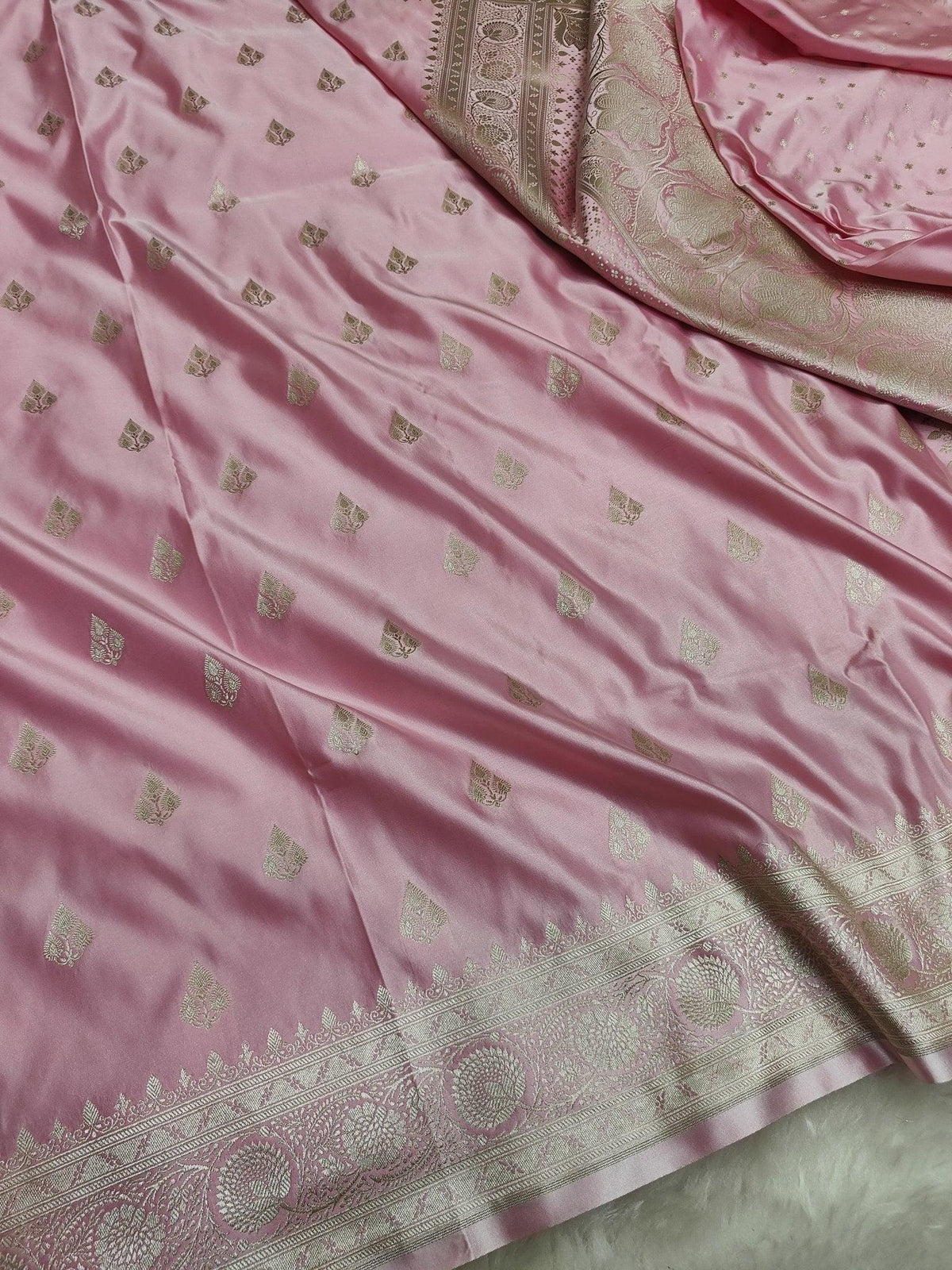 Mashroo Silk Banarasi Saree with gold zari work - Katan Banaras
