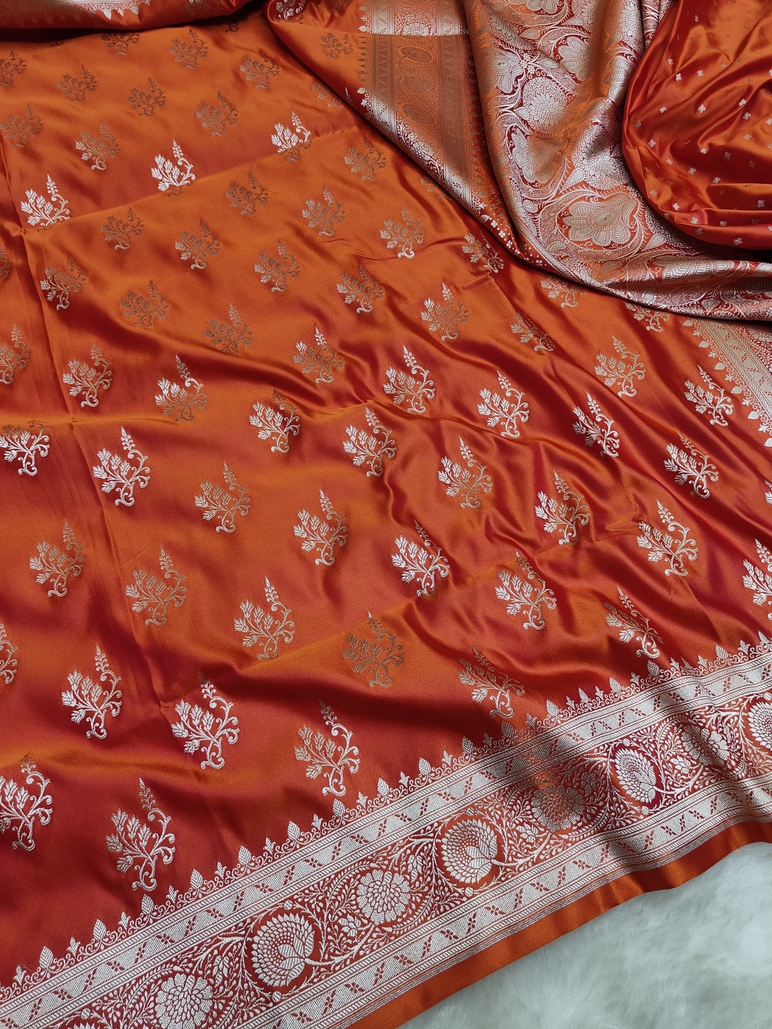 Mashroo Silk Banarasi Saree with gold zari work - Katan Banaras