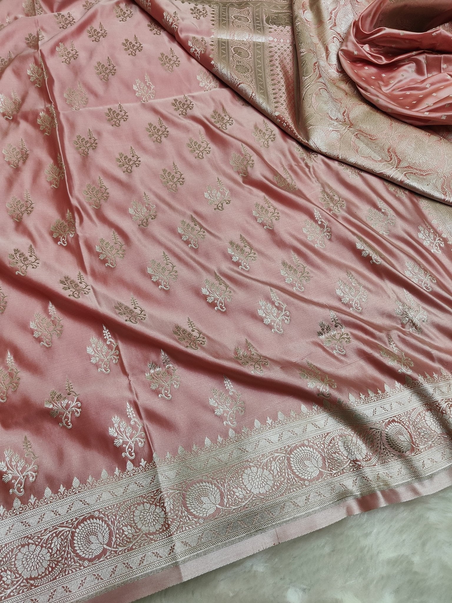 Mashroo Silk Banarasi Saree with gold zari work - Katan Banaras