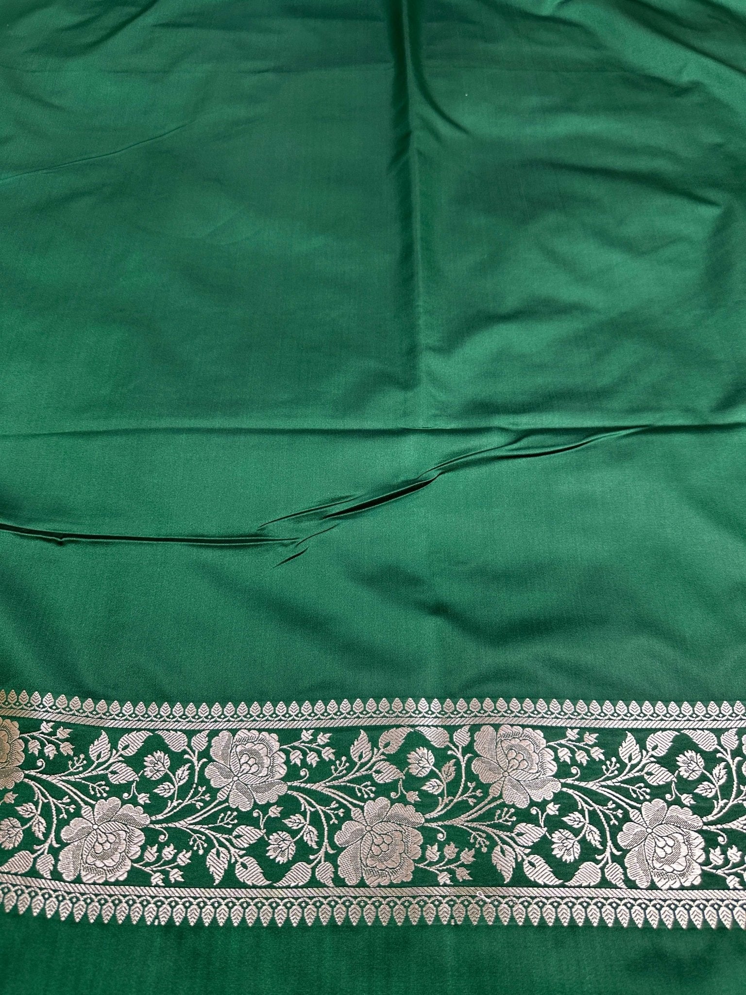 Mehndi & Green Contrast Mashru Silk Banarasi Zari Border Brocade Aanchal Saree - Katan Banaras