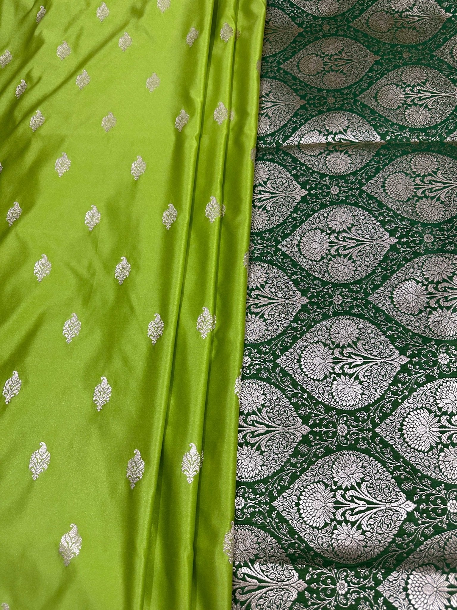 Mehndi & Green Contrast Mashru Silk Banarasi Zari Border Brocade Aanchal Saree - Katan Banaras