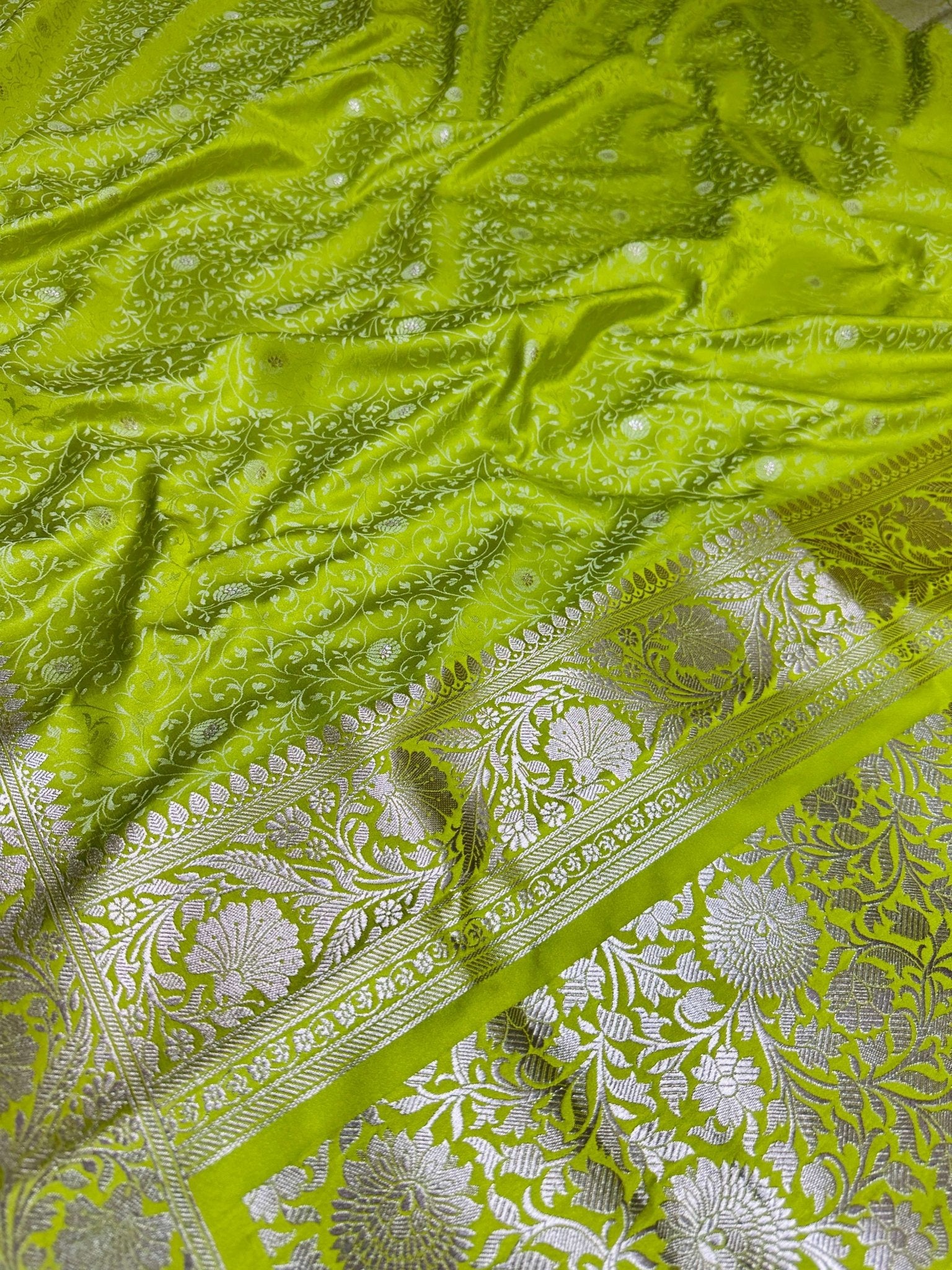 Mehndi Green Mashru Silk Tanchhoi Banarasi Zari Border Brocade Aanchal Saree - Katan Banaras