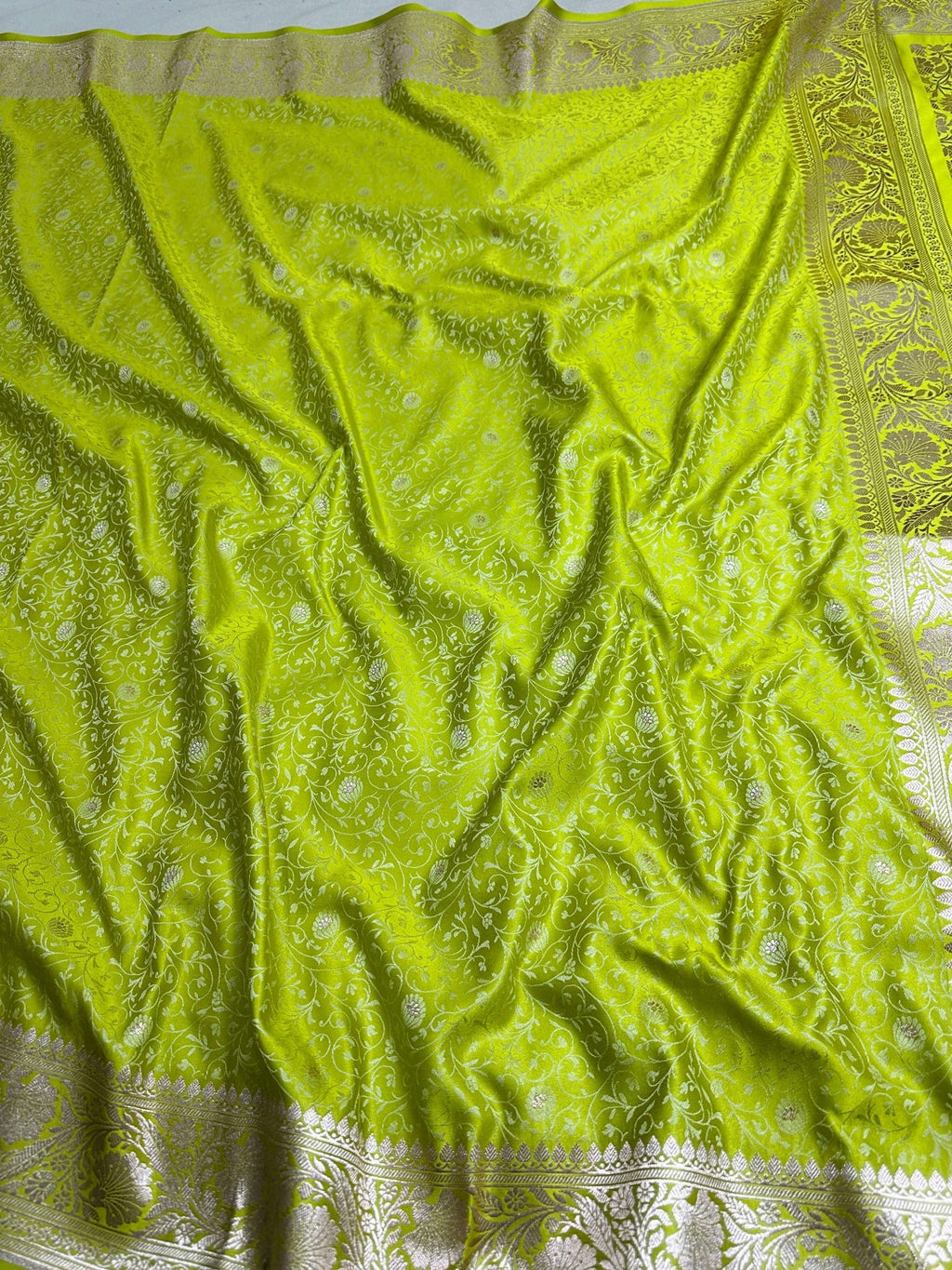 Mehndi Green Mashru Silk Tanchhoi Banarasi Zari Border Brocade Aanchal Saree - Katan Banaras