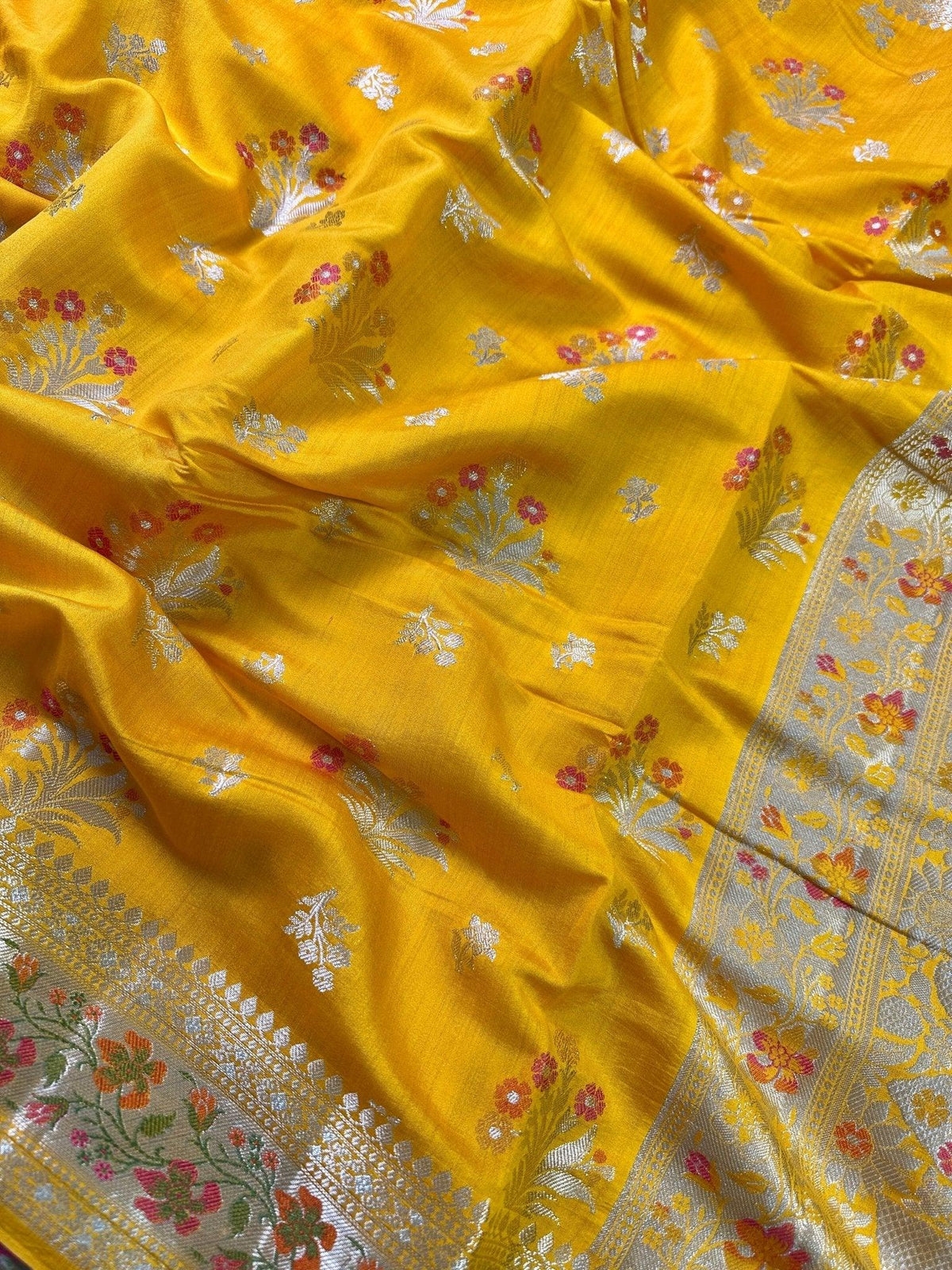Mustard Yellow Pure Chiniya Katan Silk Banarasi Saree with Meenakari Floral Buti and Gold Zari Border - pallu detail of Pure Chiniya Katan Silk Banarasi Saree