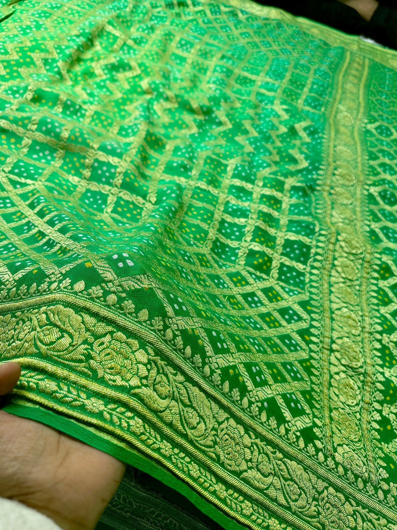 Natural Green Pure Khaddi Georgette Bandhani Saree Banarasi - Katan Banaras