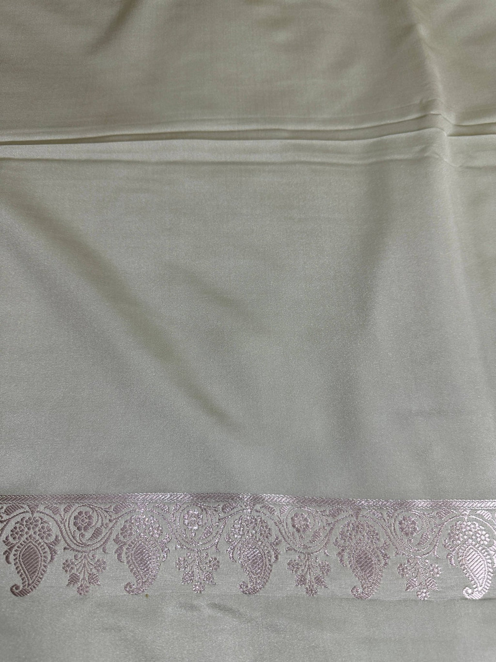 Off White Silk Vertical Stripe Design Zari Border Brocade Aanchal Saree - Katan Banaras