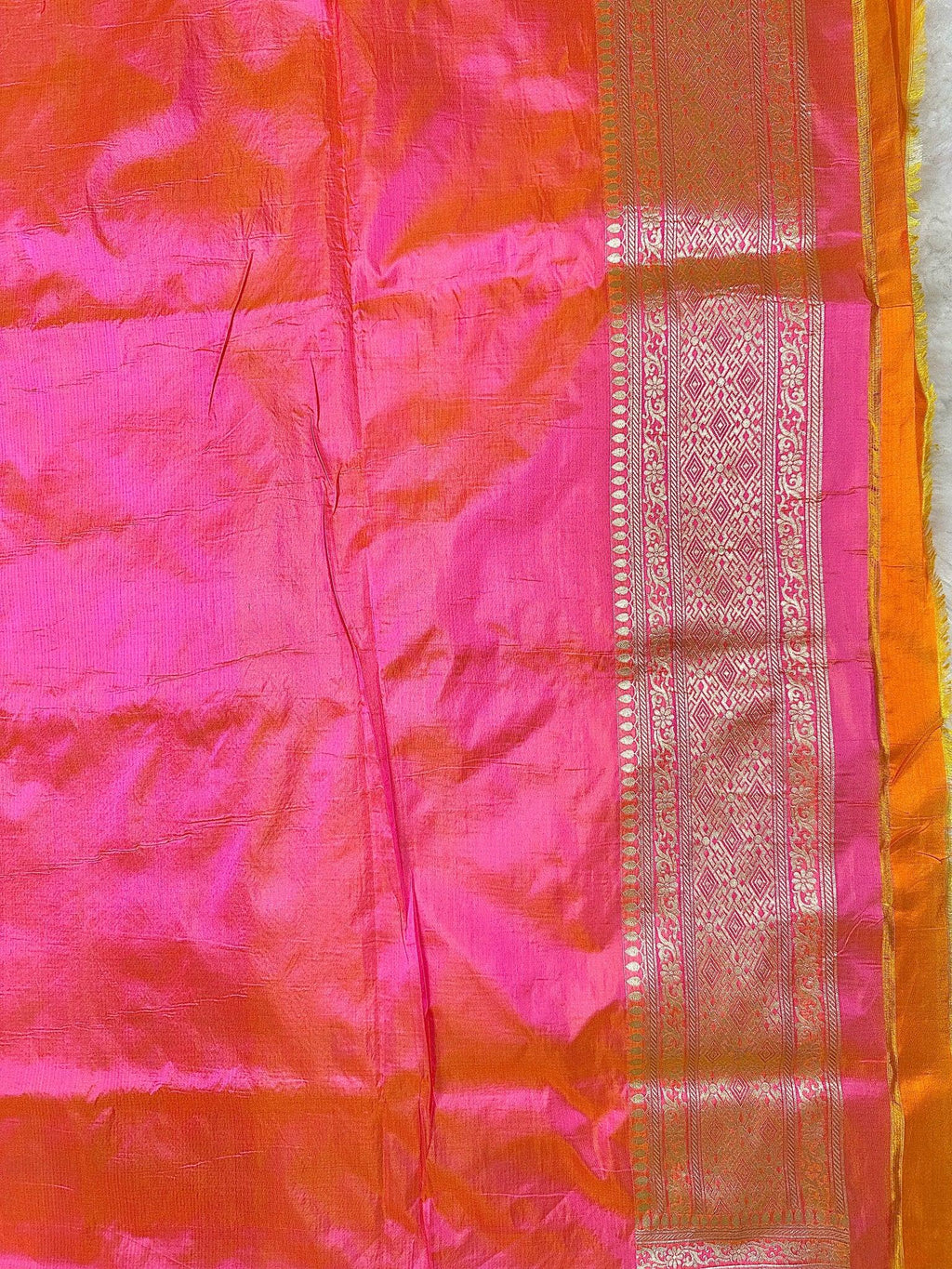 Pink–Orange Dual Tone Pure Katan Silk Banarasi Saree with Gold Zari Buti & Traditional Handwoven Border - Katan Banaras