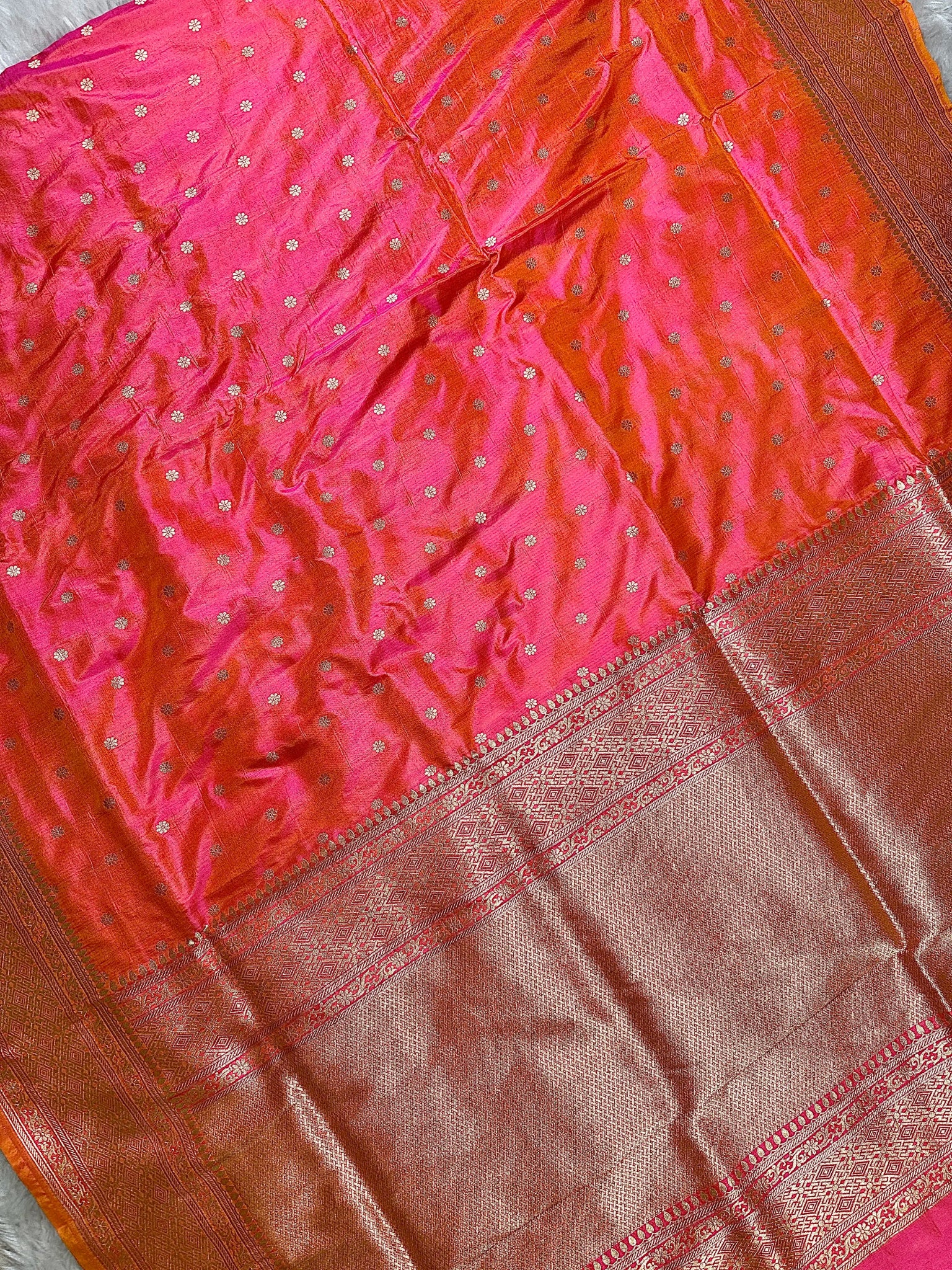 Pink–Orange Dual Tone Pure Katan Silk Banarasi Saree with Gold Zari Buti & Traditional Handwoven Border - Katan Banaras