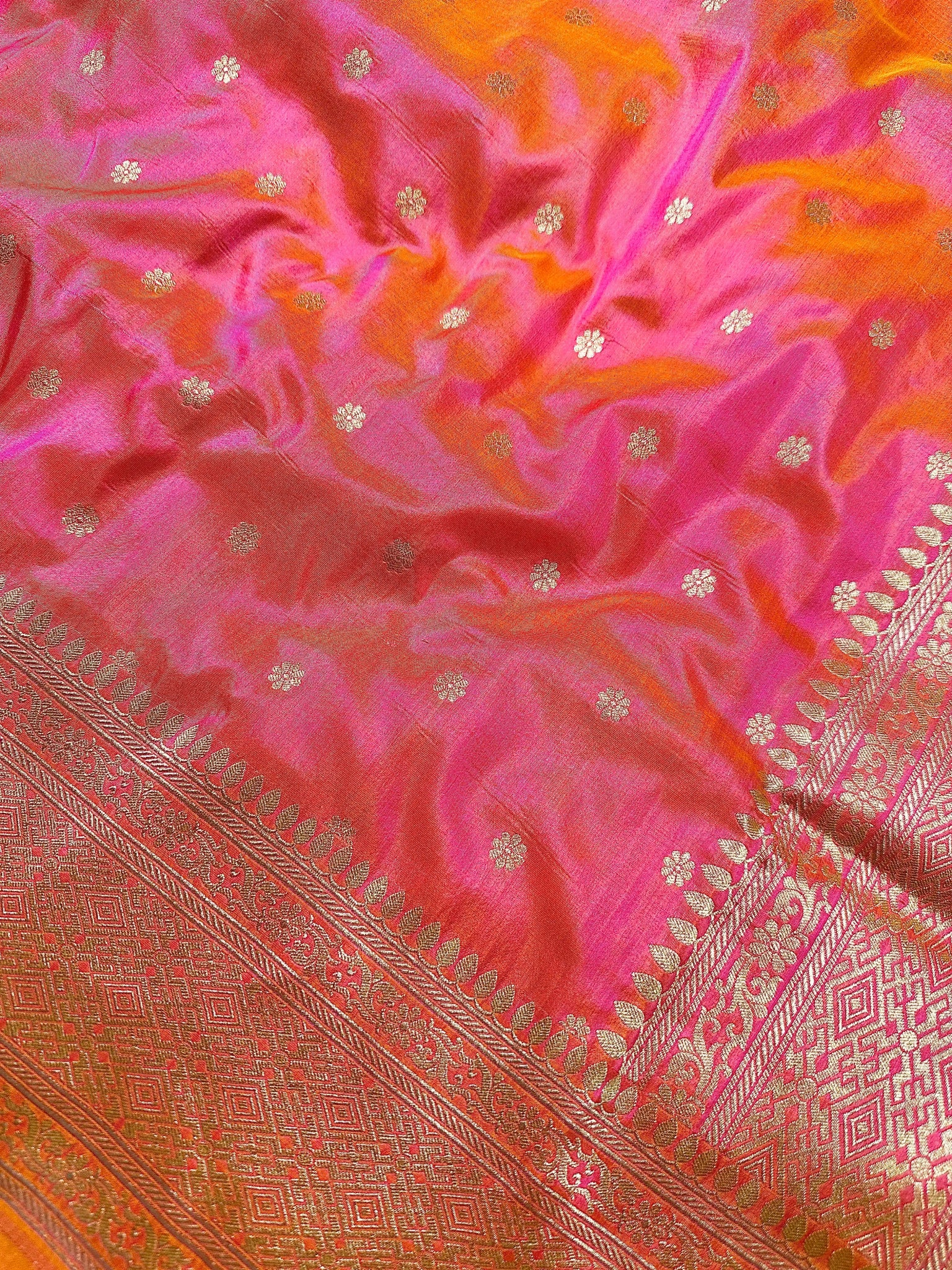 Pink–Orange Dual Tone Pure Katan Silk Banarasi Saree with Gold Zari Buti & Traditional Handwoven Border - Katan Banaras