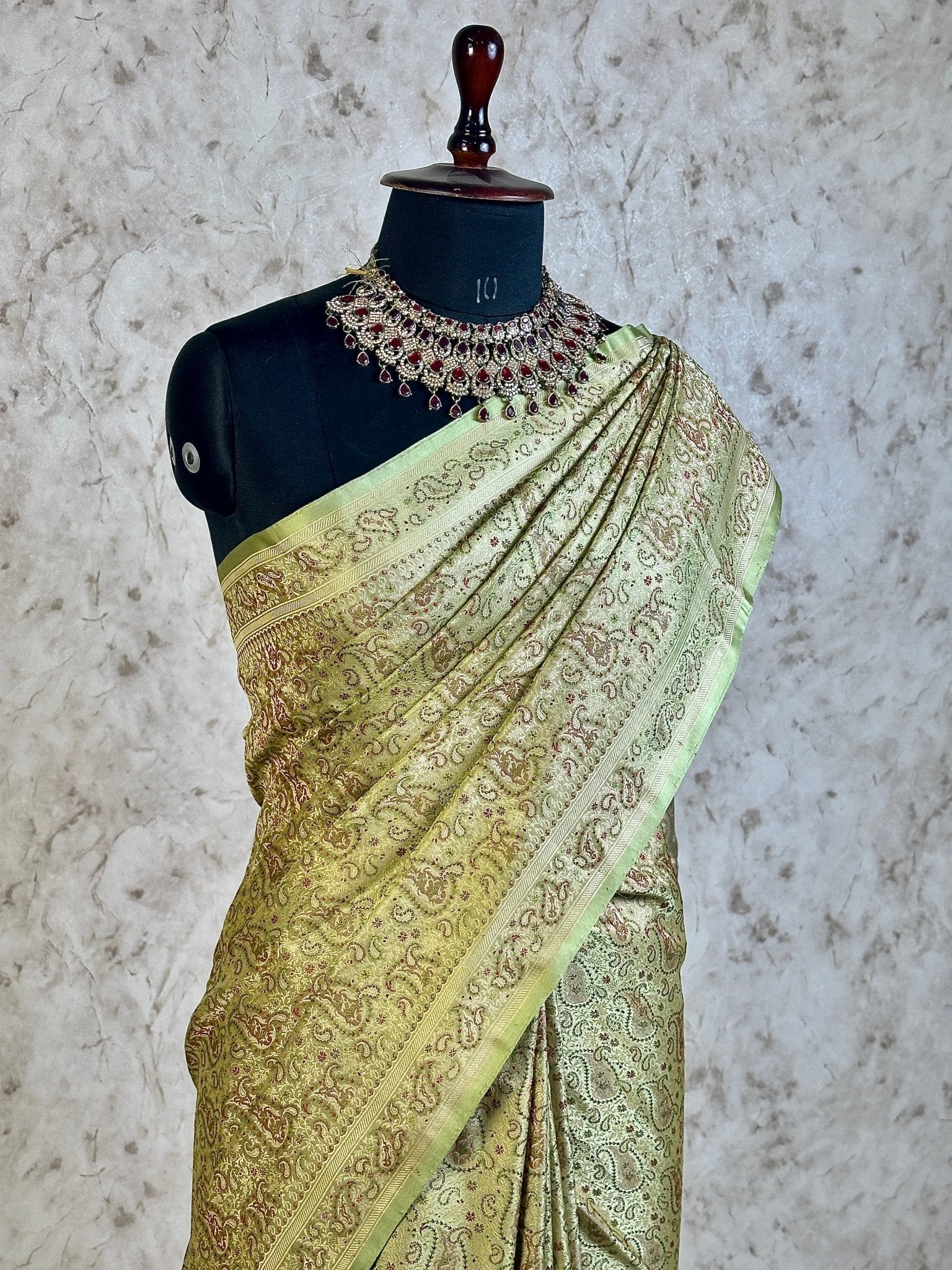 Pista Green Pure Banarasi Handloom Jamawar Tanchui Kadhwa Interlocked Weaved Saree - Katan Banaras