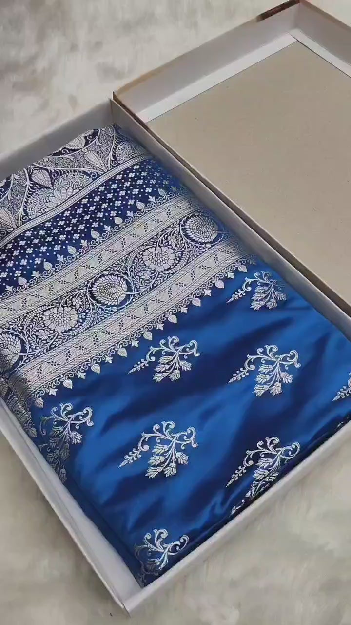 Mashroo Silk Banarasi Saree with gold zari work