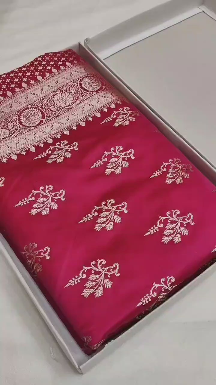 Mashroo Silk Banarasi Saree with gold zari work